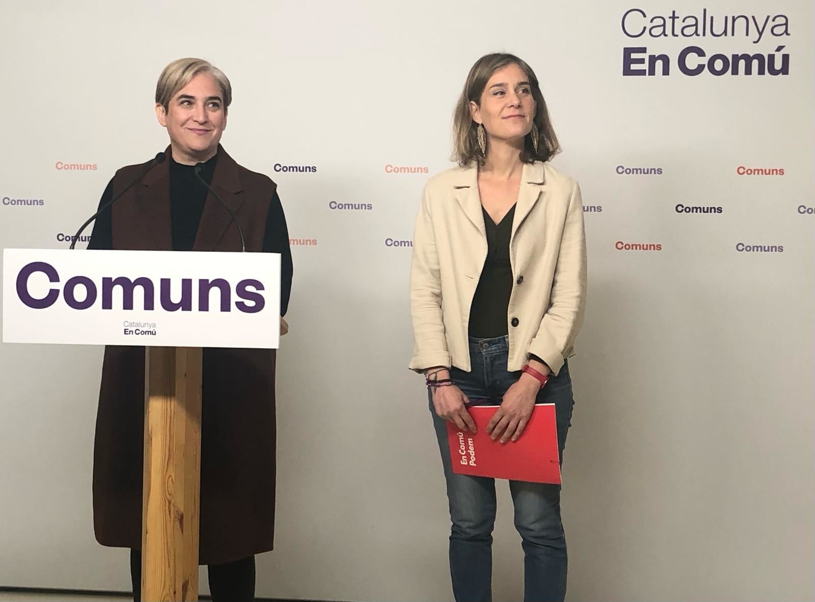 La líder de BComú a Barcelona, Ada Colau, i la dels comuns al Parlament, Jéssica Albiach, en una roda de premsa / Europa Press