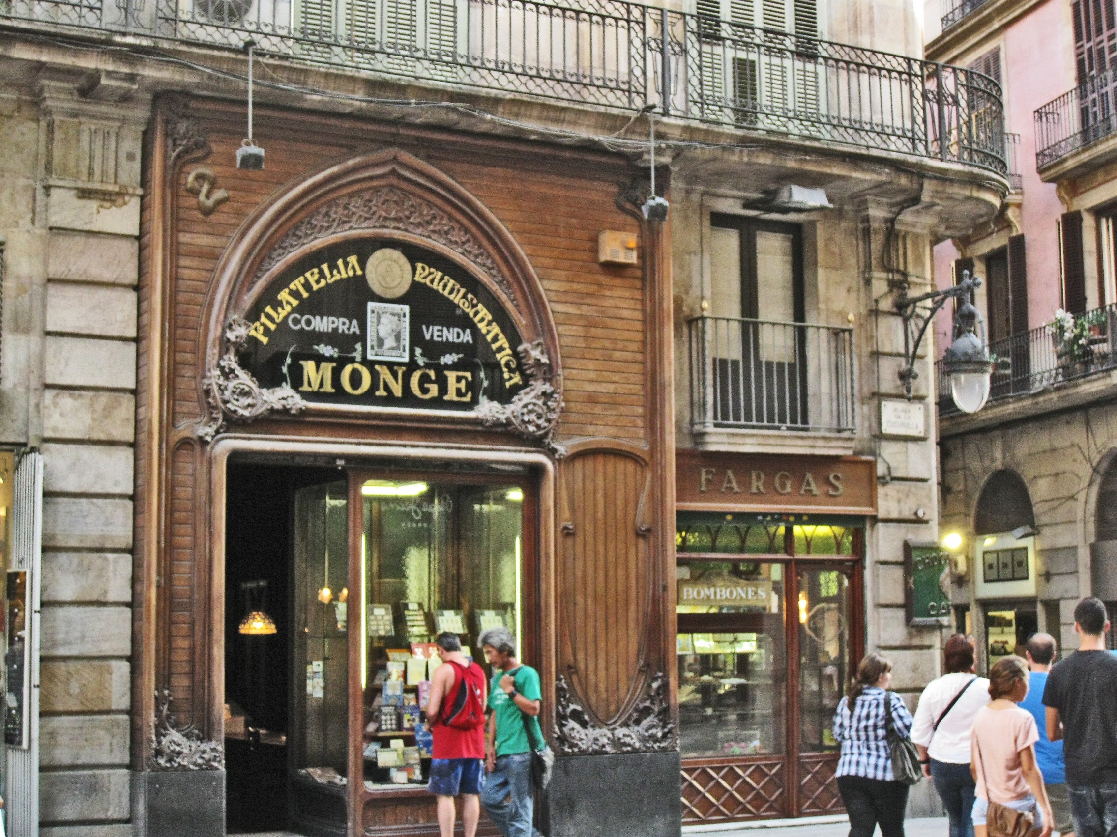 L'establiment on durant més de 60 anys va estar ubicada la Filatèlia Numismàtica A. Monge al carrer dels Boters / Enfo