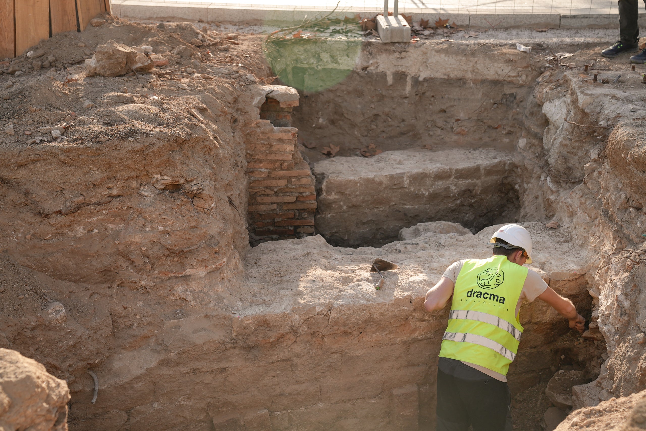 Un dels trams de la primera muralla medieval que s'ha trobat a la Rambla / ICUB