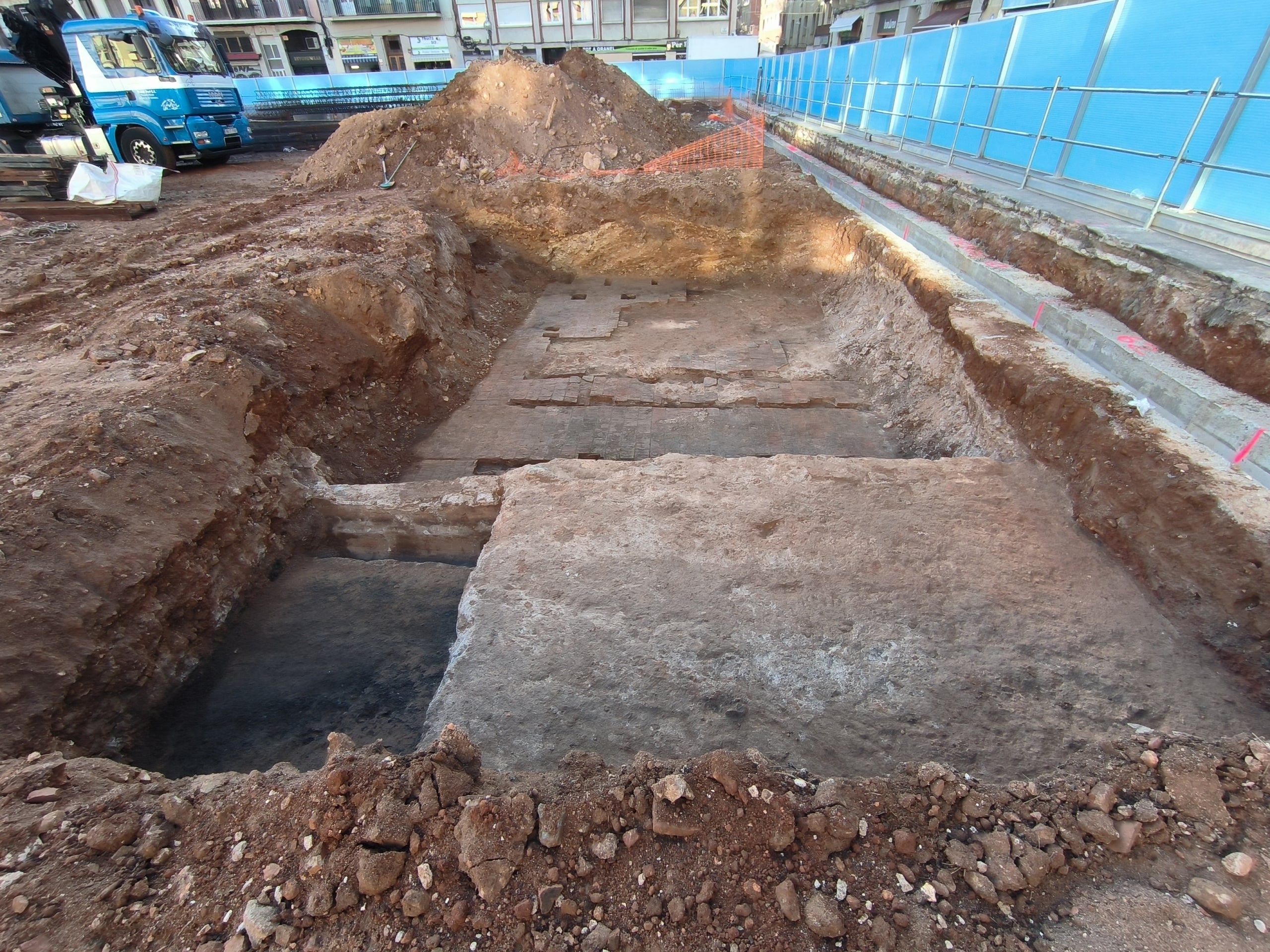 Imagen de las primeras excavaciones al Mercado del Abaceria / Patrícia Pinyol y del Pino (Global Geomática)