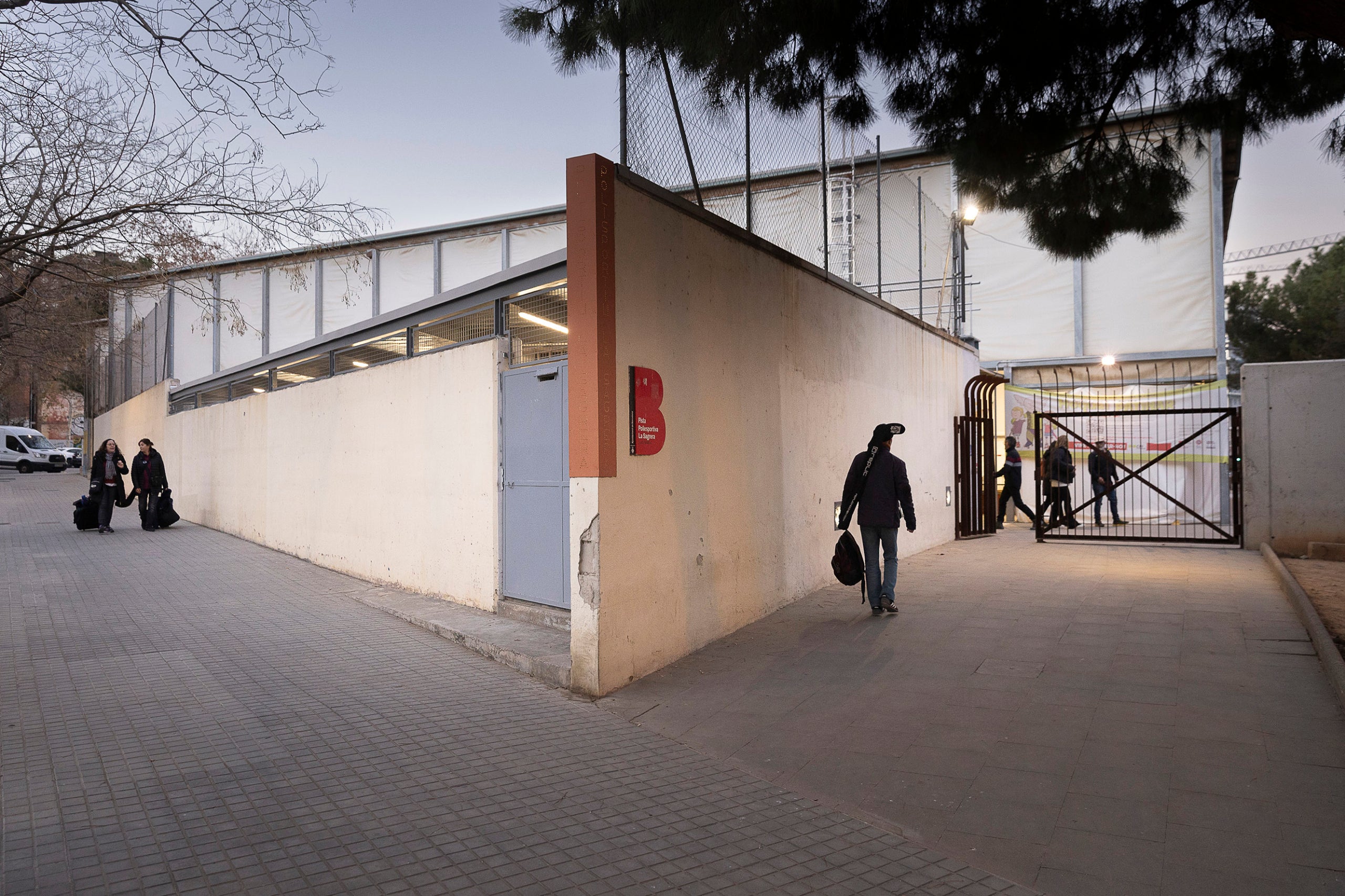 Pista Poliesportiva La Sagrera, al districte de Sant Andreu. equipament esportiu