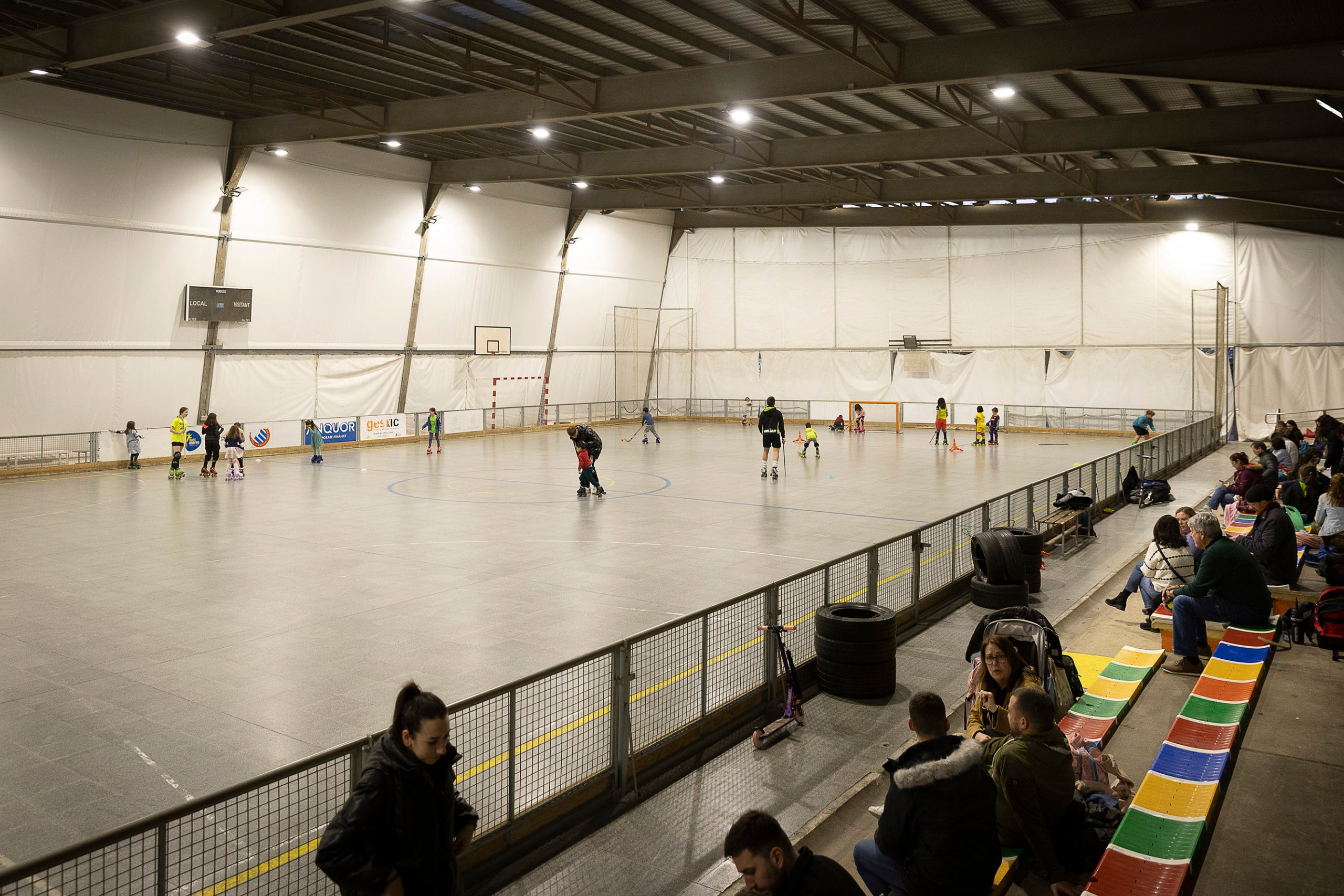 Pista Poliesportiva La Sagrera, al districte de Sant Andreu. equipament esportiu