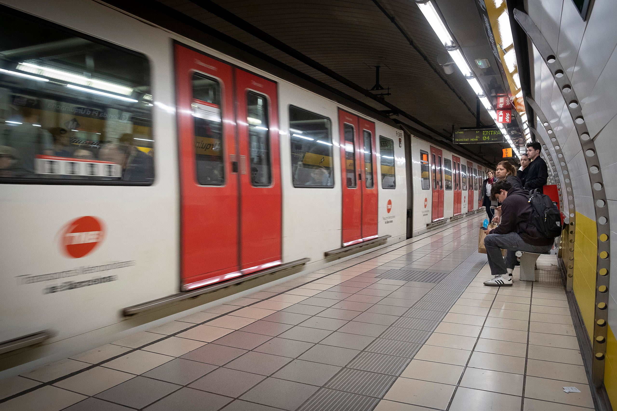 Transport públic a Barcelona. TMB, metro.
21.02.2024, Barcelona
foto: Jordi Play