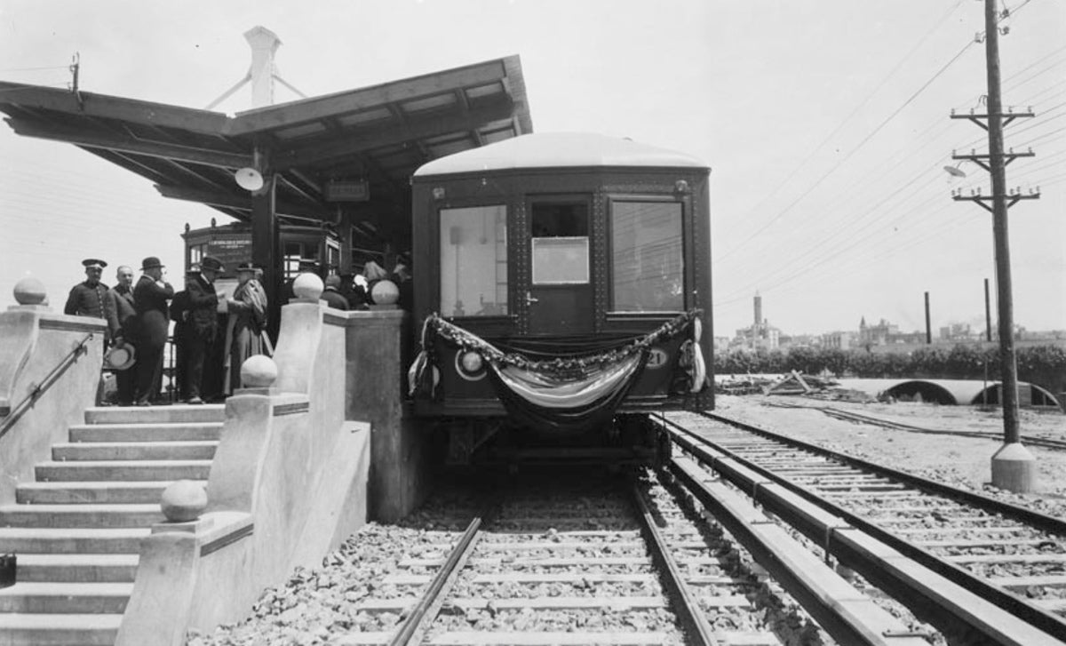 Estació de Bordeta, el dia de la inauguració del Metropolitano Transversal, el 10 de juny de 1926 | Una de les estacions va clausurar-se l'any 1983 TMB 