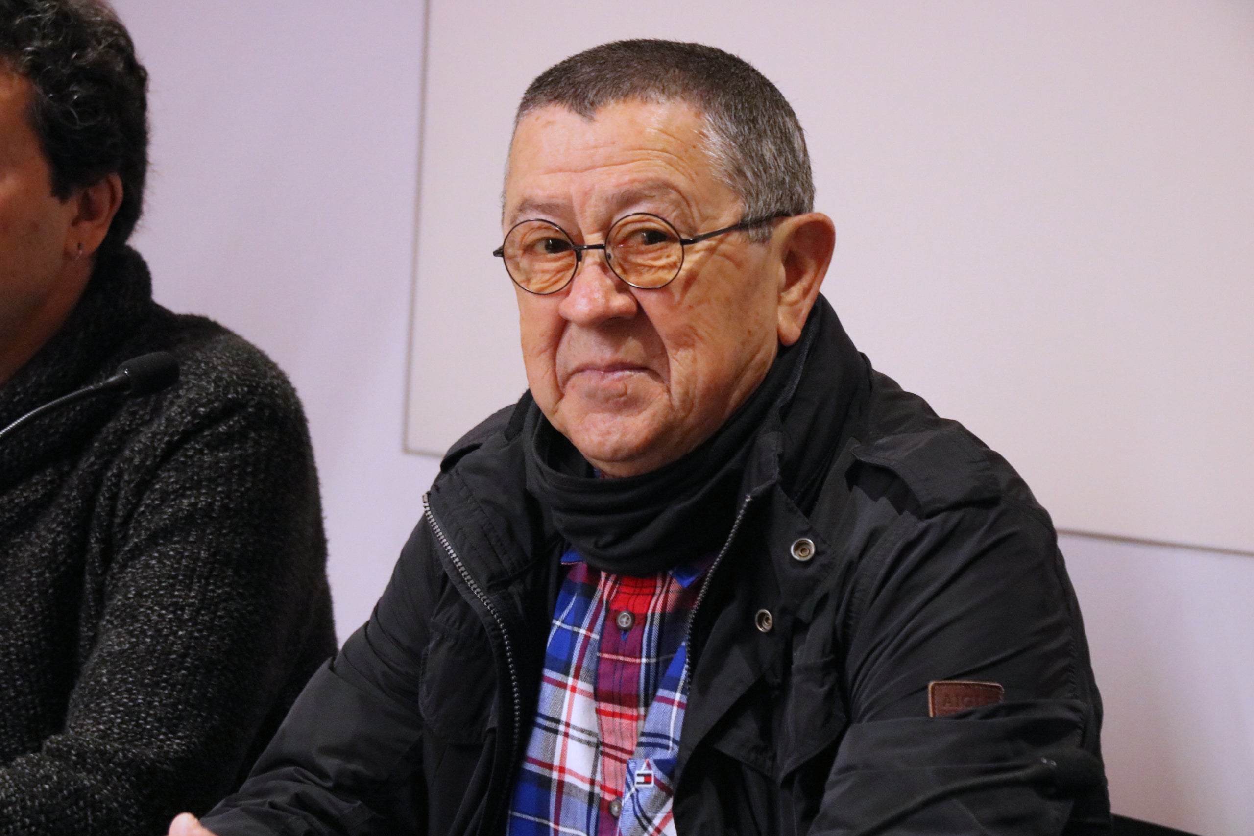 Rafael Almansa Rubio va ser el primer treballador de TMB que va denunciar la malaltia que patia a causa de la seva professió / Norma Vidal (ACN)