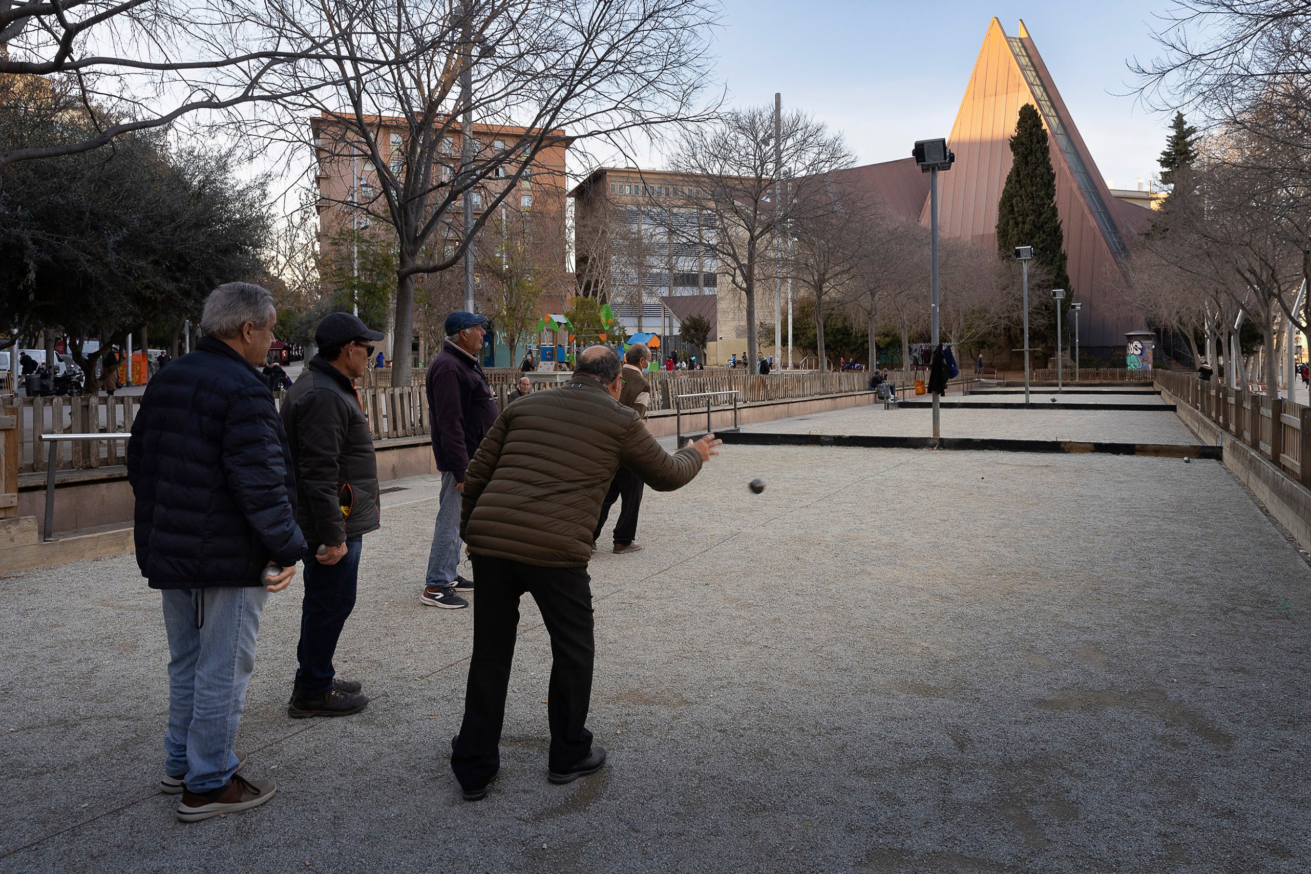 Barri de Navas, al districte de Sant Andreu. Plaça de Ferran Reyes.
06.03.2024, Barcelona | Jordi Play