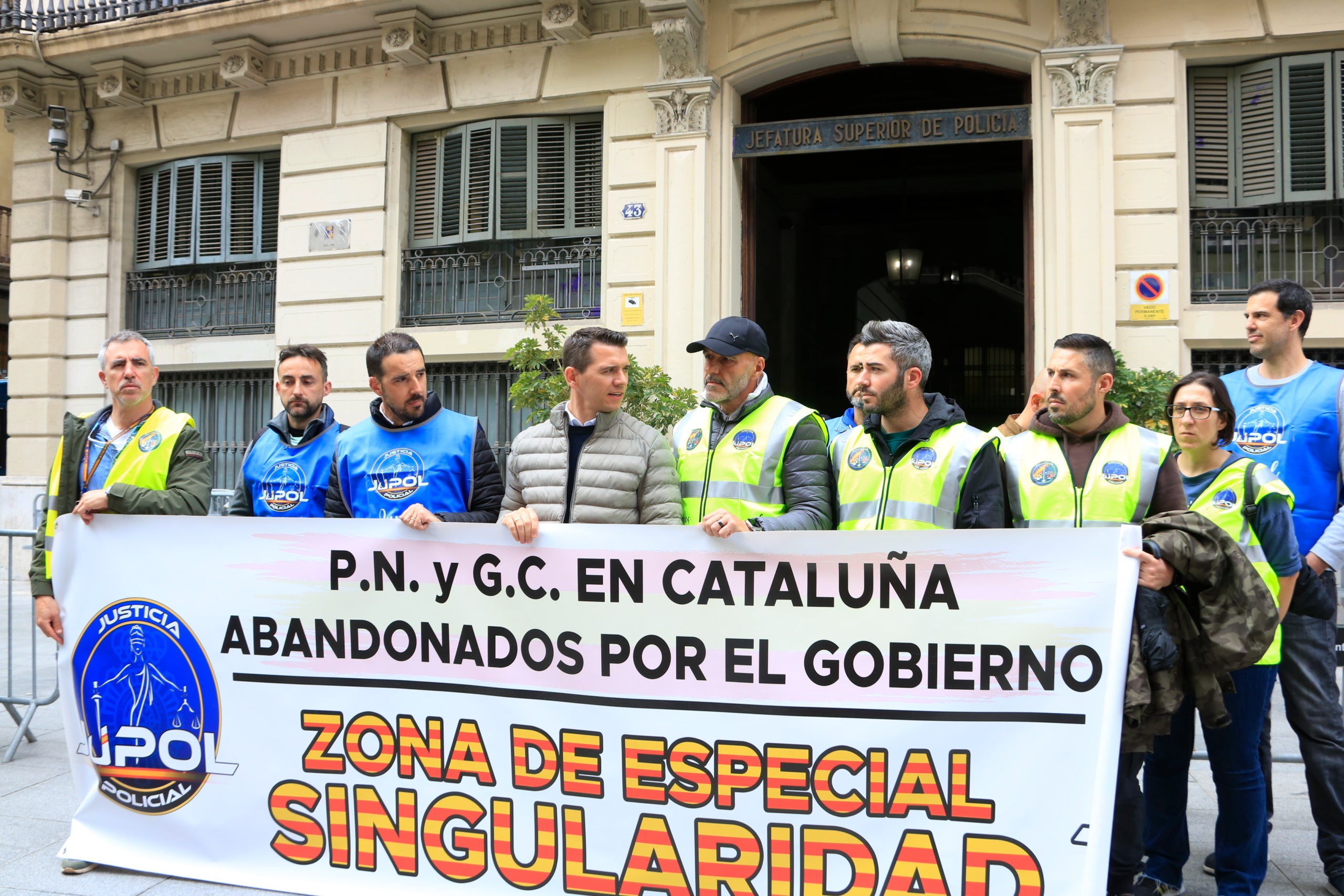 Un dels moments de la protesta policial d'aquest dijous a la comissaria de la Via Laietana / Laura Fíguls (ACN)