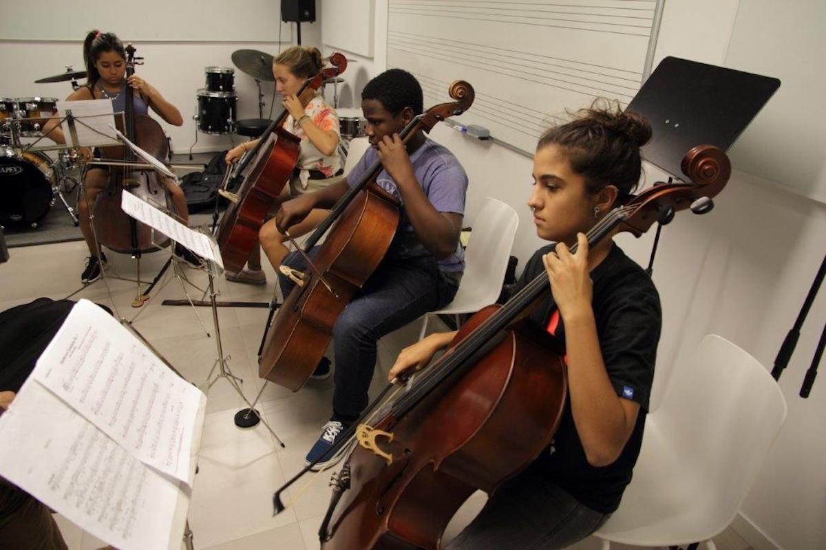 Classes de l'escola municipal de música de Barcelona / ACN