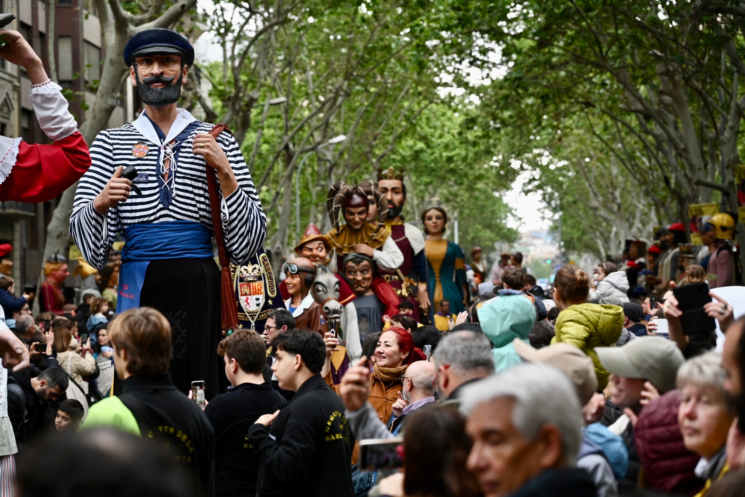 Imatge de la cercavila massiva que s'ha celebrat aquest diumenge a Barcelona / Cultura Popular de Barcelona - X