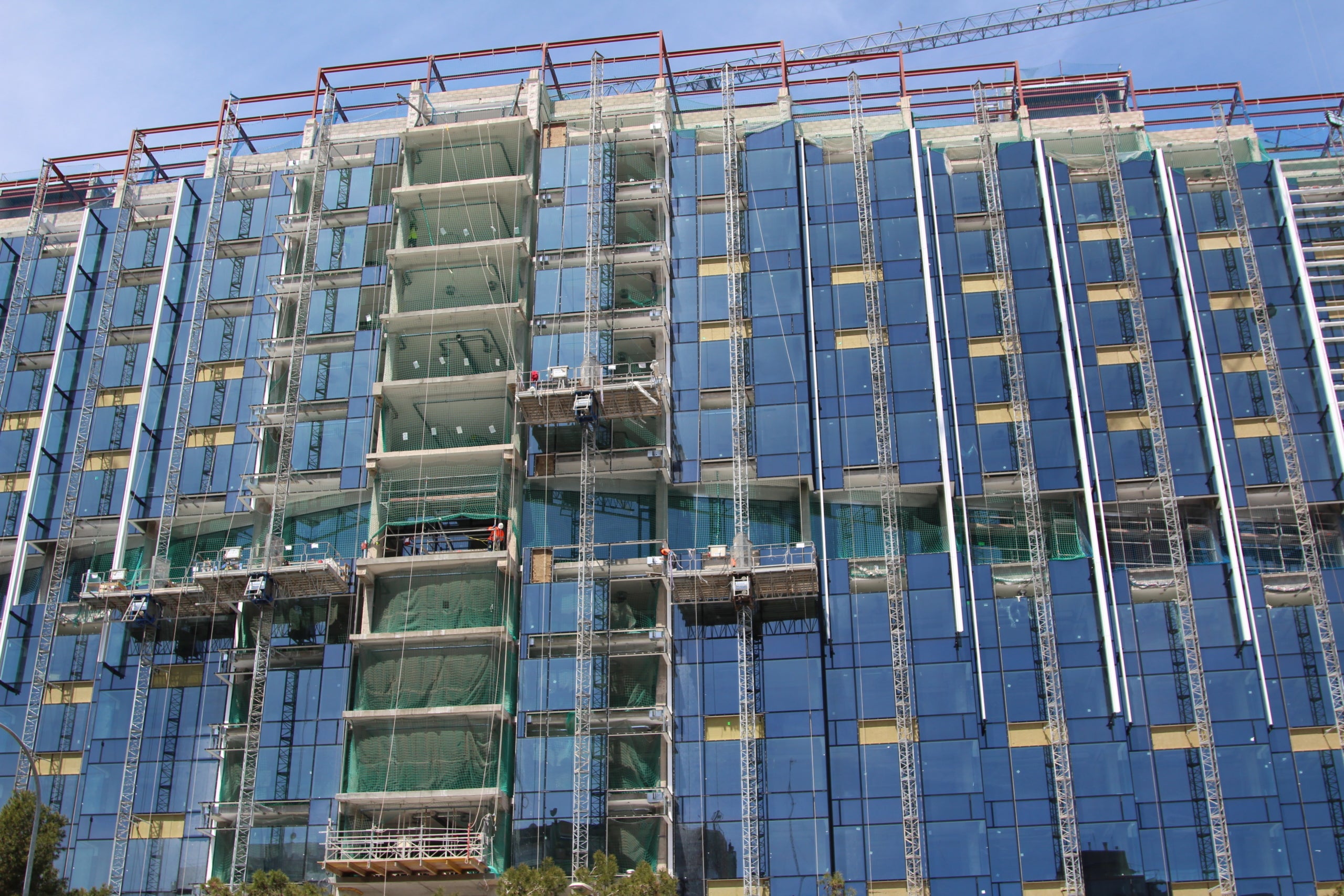 L'edifici Estel, l'antiga seu de Telefònica a l'avinguda de Roma, està en obres per acollir el nou hub d'AstraZeneca / A.R.
