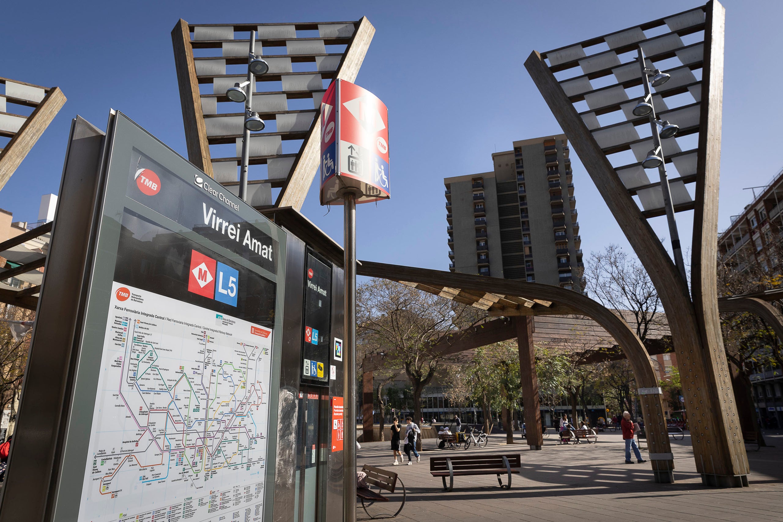 parada de metro estació de metro L5