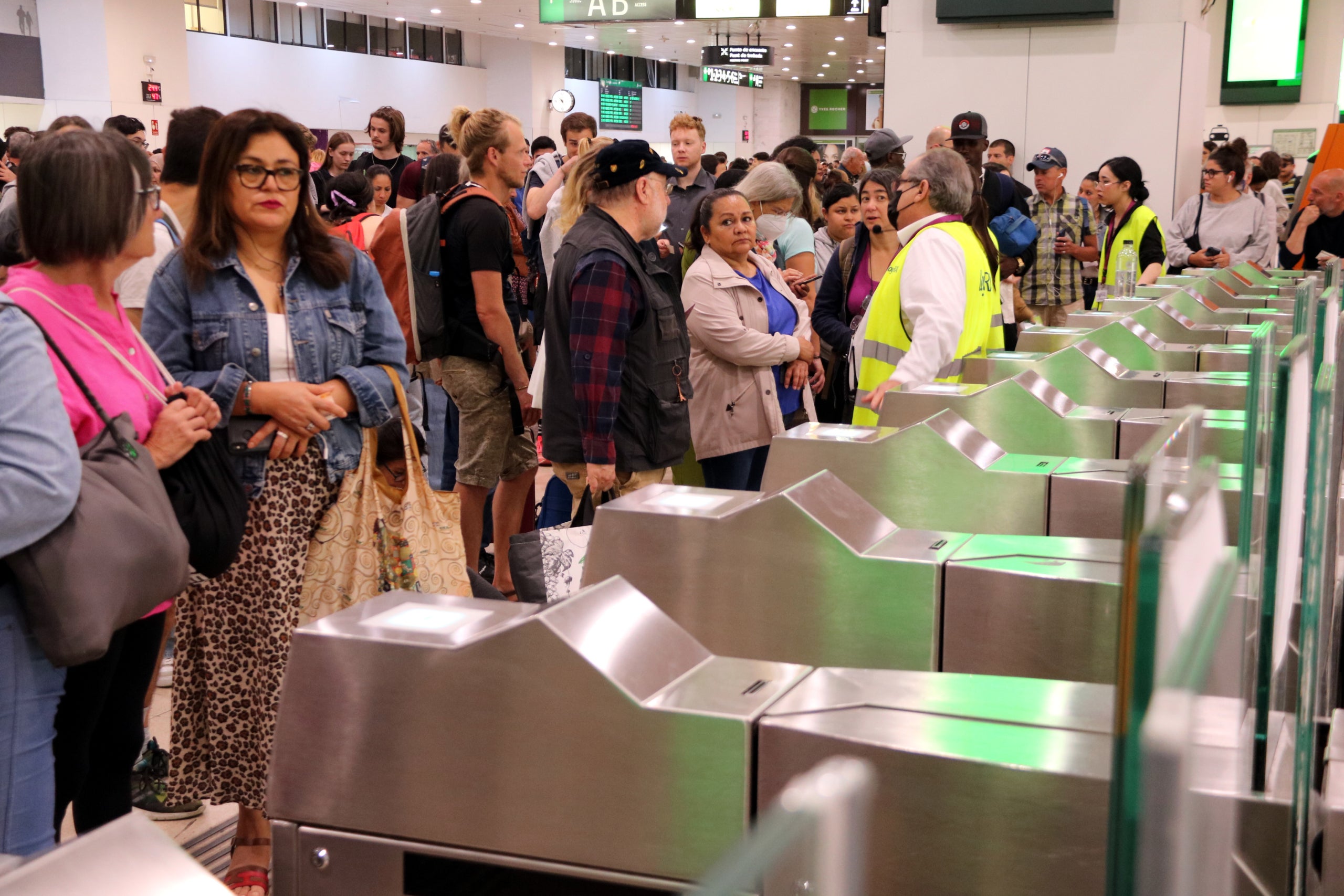 El caos de Rodalies de diumenge continua afectant la mobilitat 