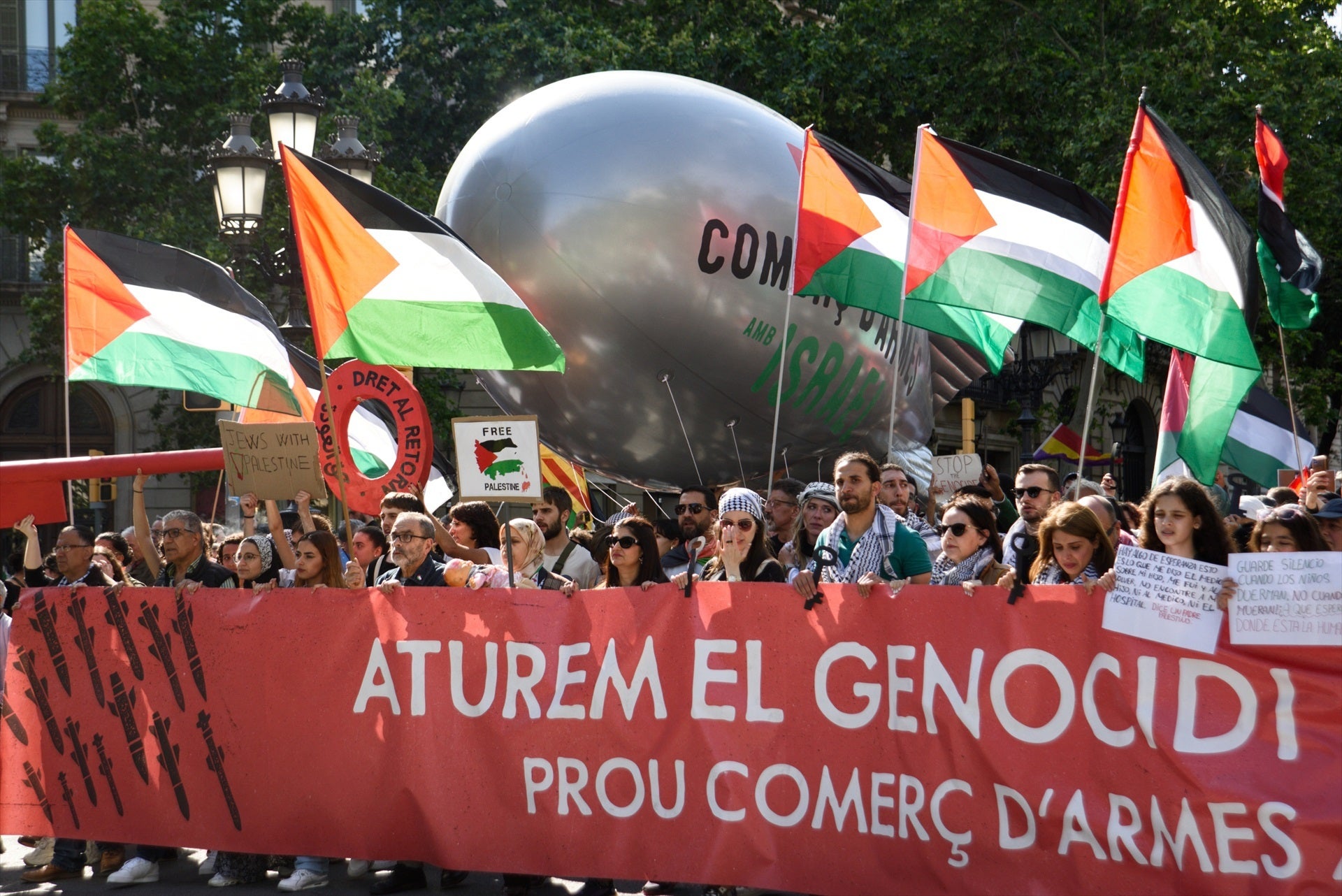 La capçalera de la marxa contra el 'genocidi' a Palestina d'aquest dissabte / EP
