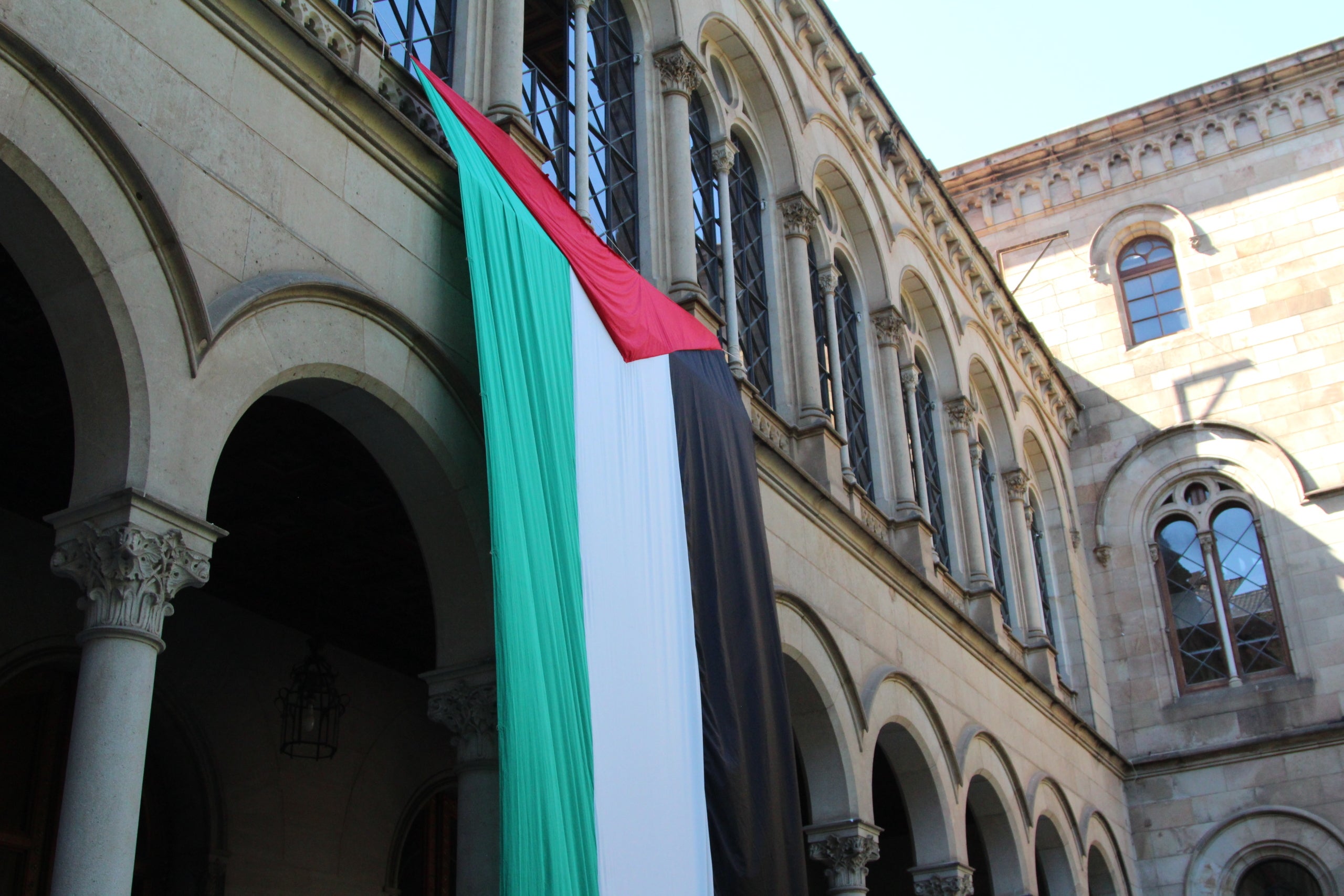 L'acampada propalestina d'estudiants al claustre principal de l'Edifici Històric de la UB / A.R.
