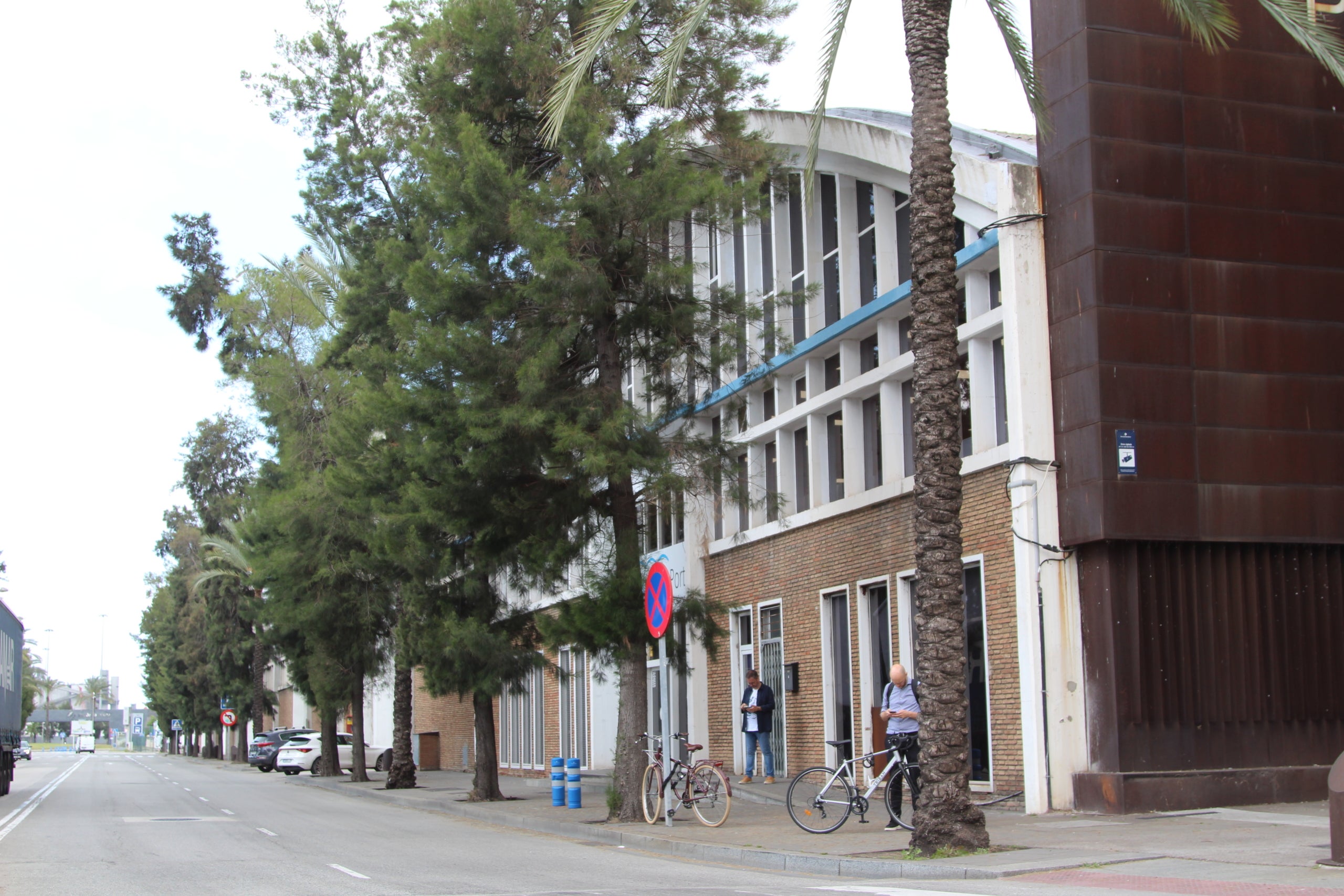 Els tinglados del moll de Sant Bertran es reformaran de cara a l'any 2027 / A.R.