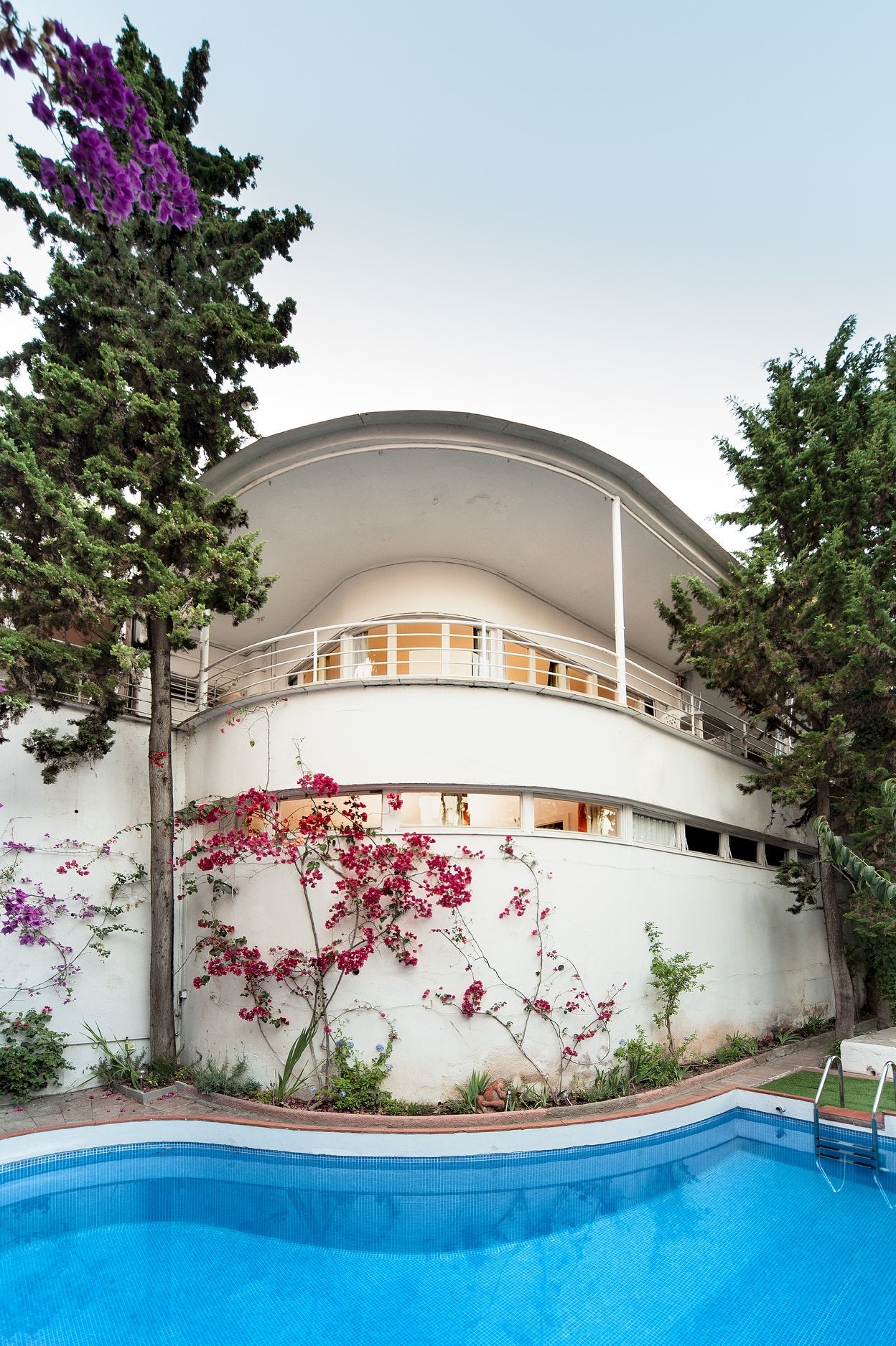 Vista d'un dels patis de la Casa Vilaró dissenyada per l'arquitecte Sixte Illescas / Casa Vilaró
