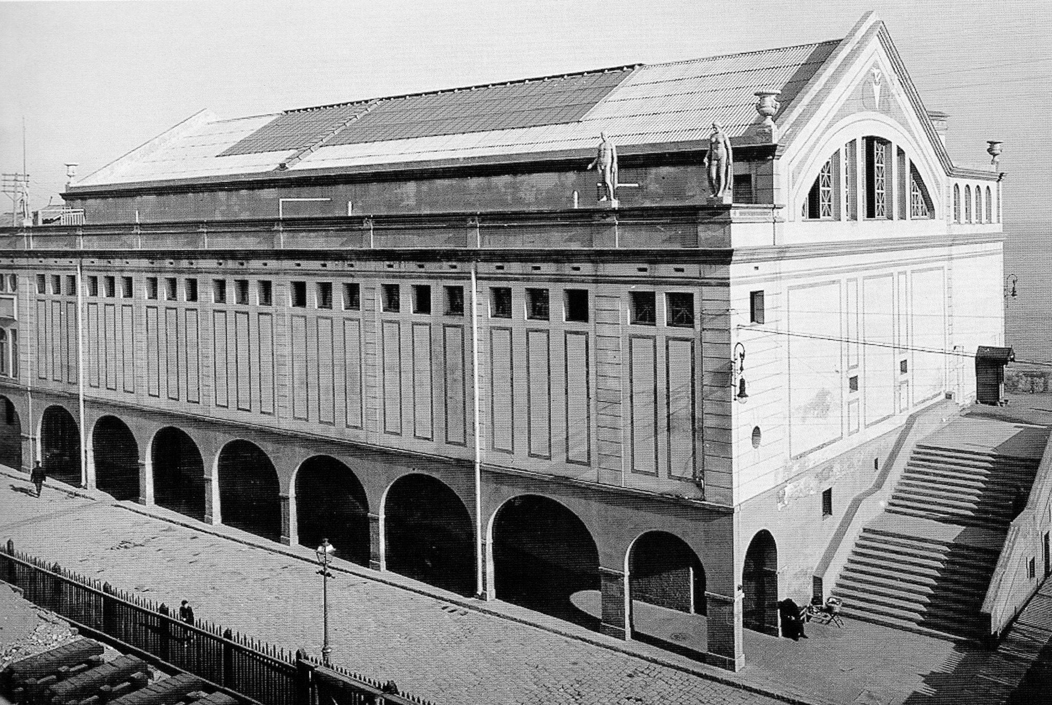 Exterior de la piscina de l'Escullera del CN Barcelona en una imatge d'arxiu del 1937 / FONS FOTOGRÀFIC CN BARCELONA