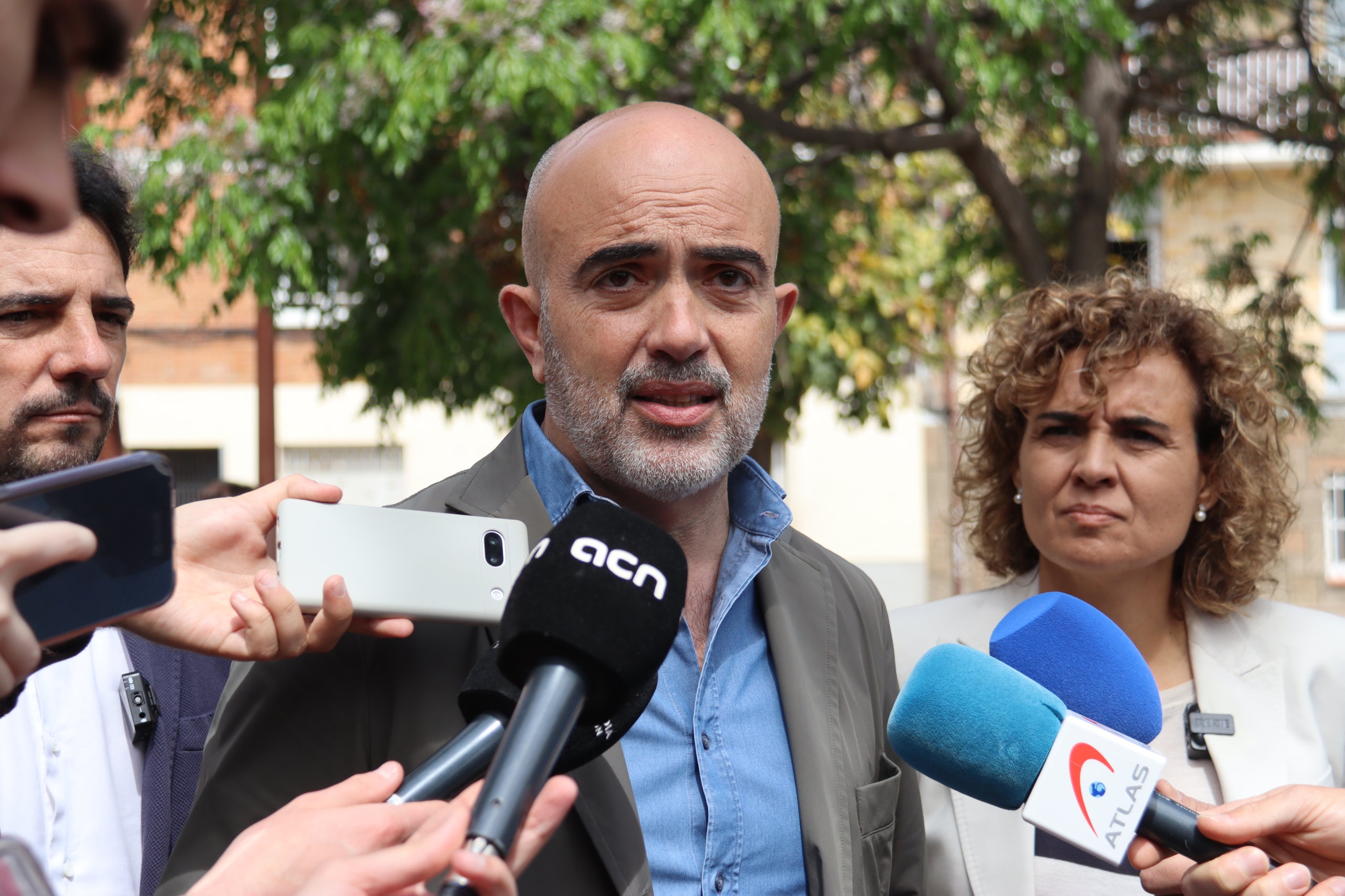 El líder del PP a l'Ajuntament de Barcelona, Daniel Sirera, en una atenció als mitjans | Marta Vidal (ACN)