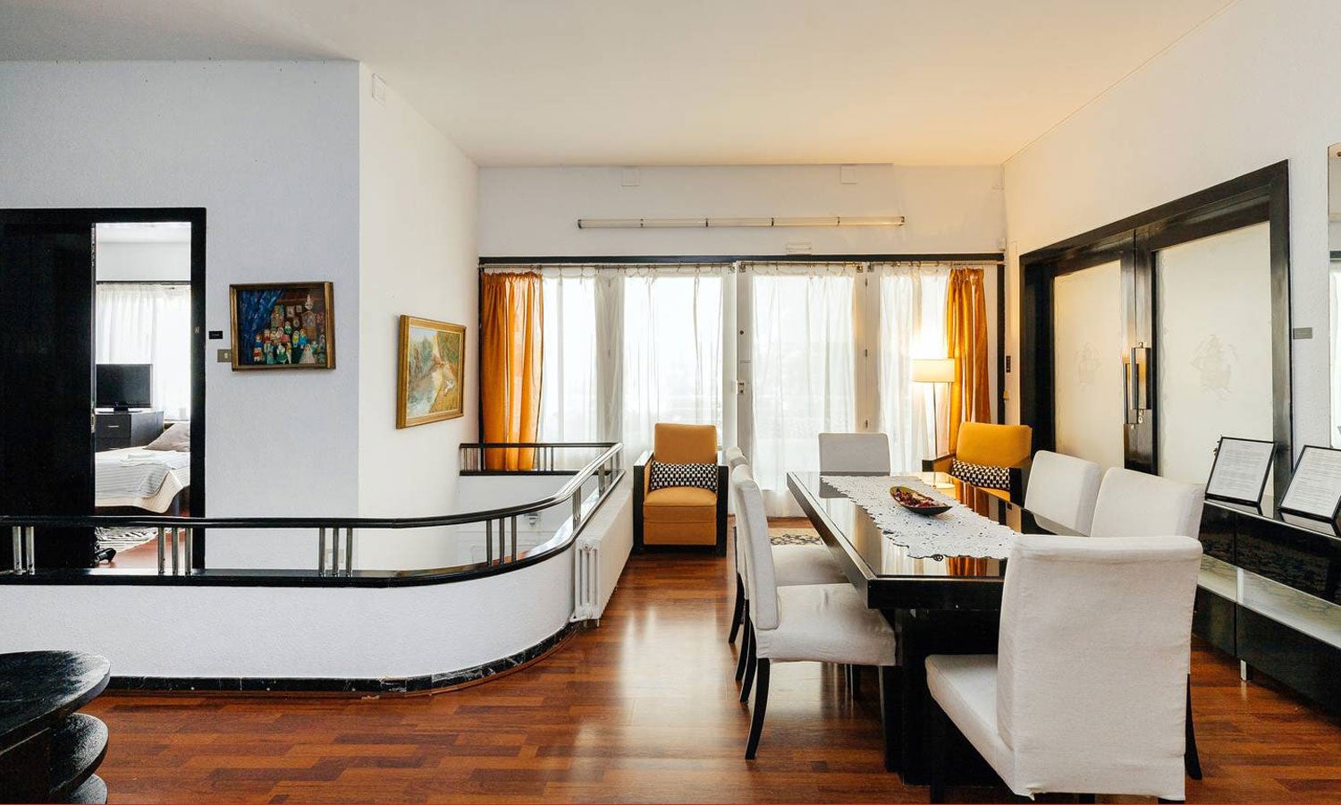 Un dels salons de la Casa Vilaró dissenyada per l'arquitecte Sixte Illescas / Casa Vilaró