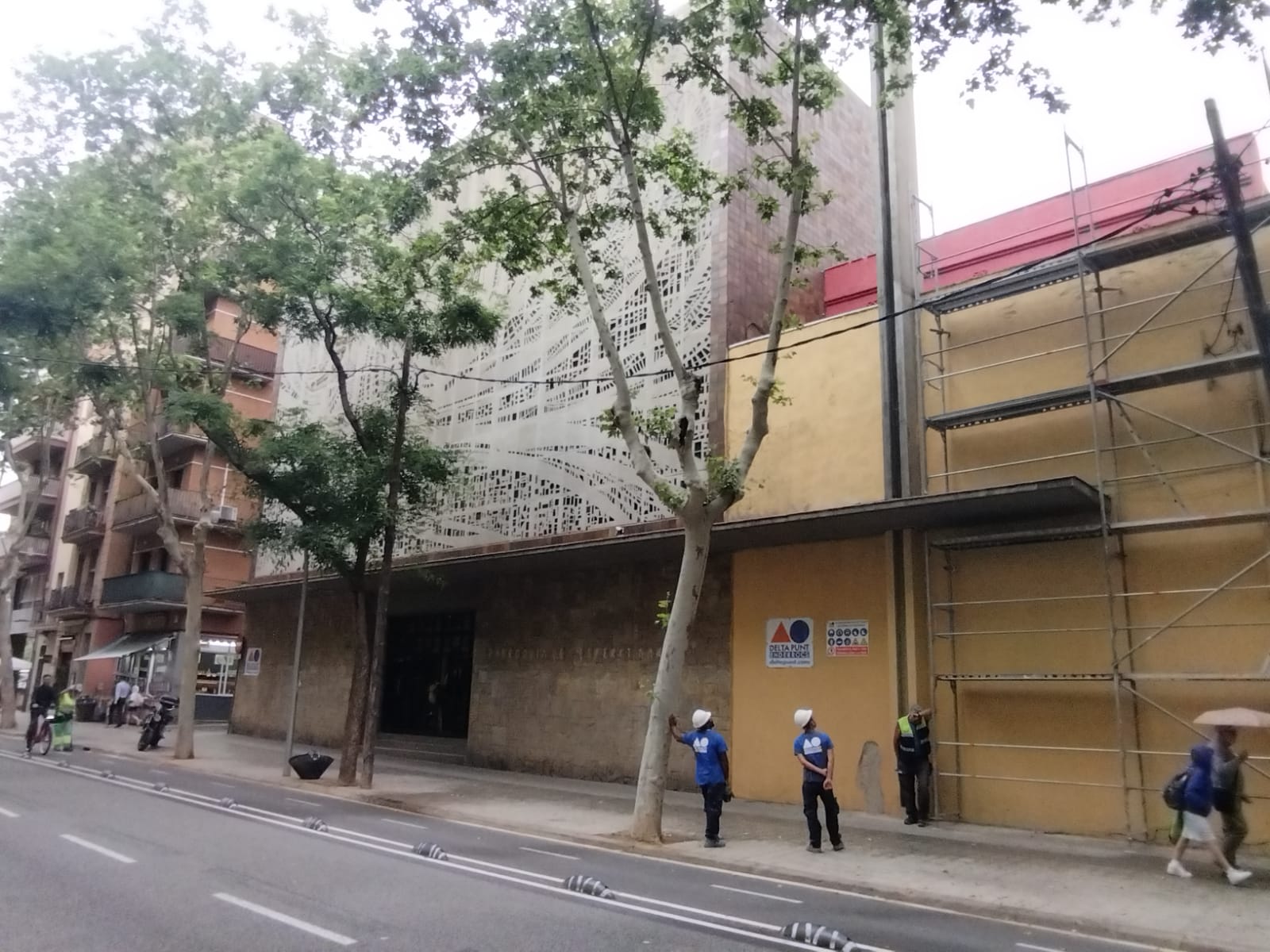 Bastides a l'Església de l'Esperit Sant, a Barcelona, aquest dmarts / Jordi Subirana