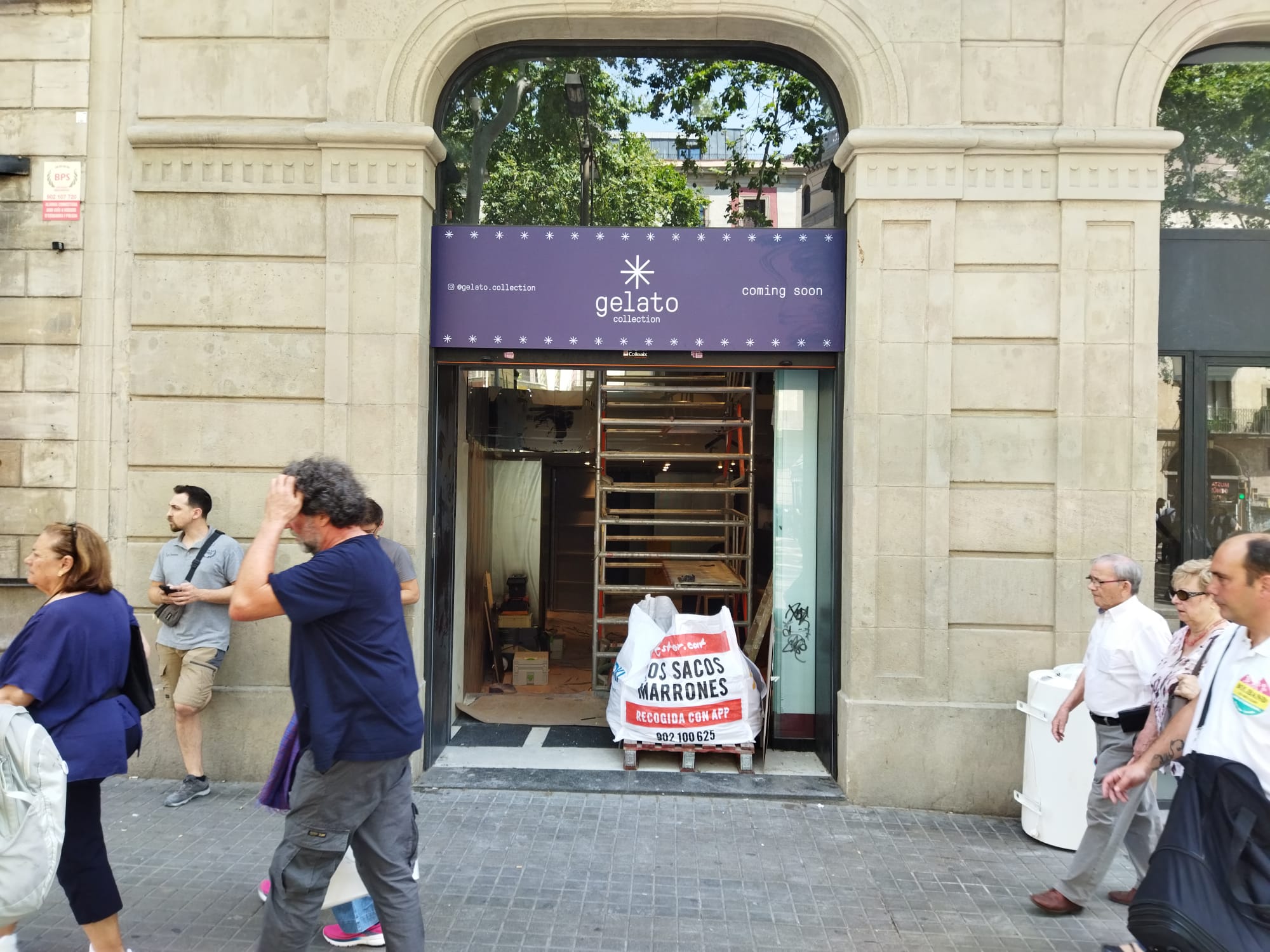 Obres en la gelateria d'Albert Adrià, Gelato Collection, a la Rambla / Jordi Subirana