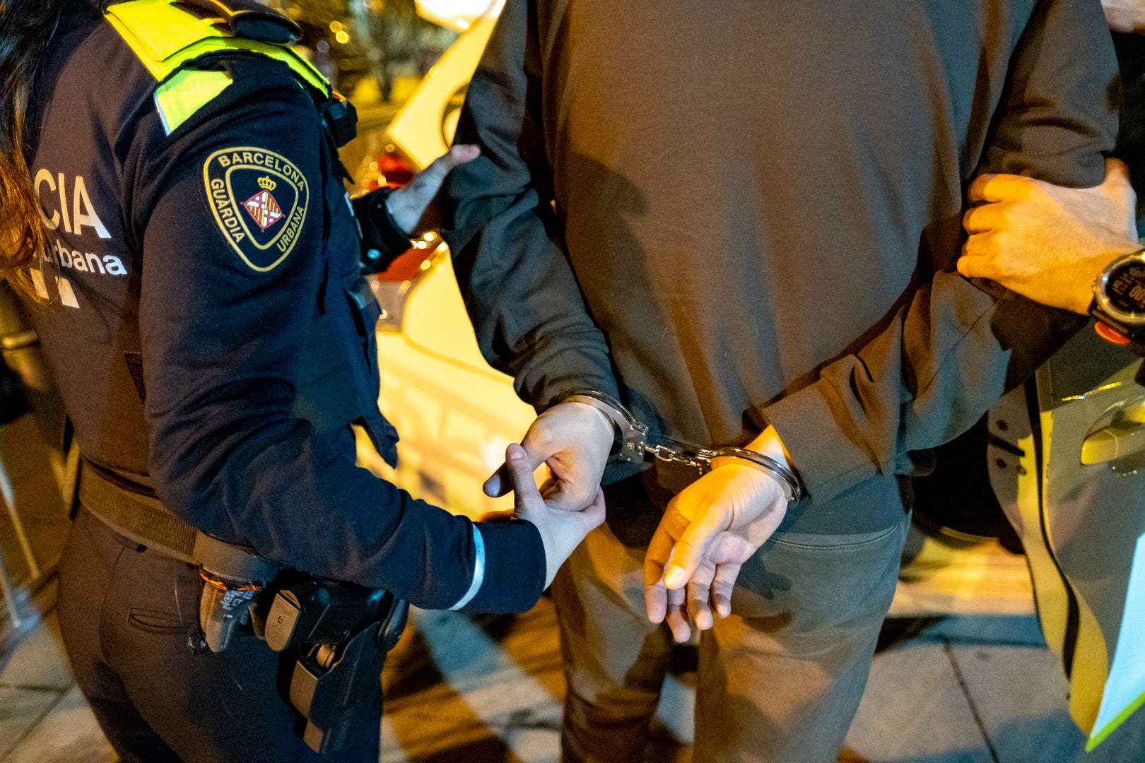 Un agent de la Guàrdia Urbana deté un delinqüent / Guàrdia Urbana