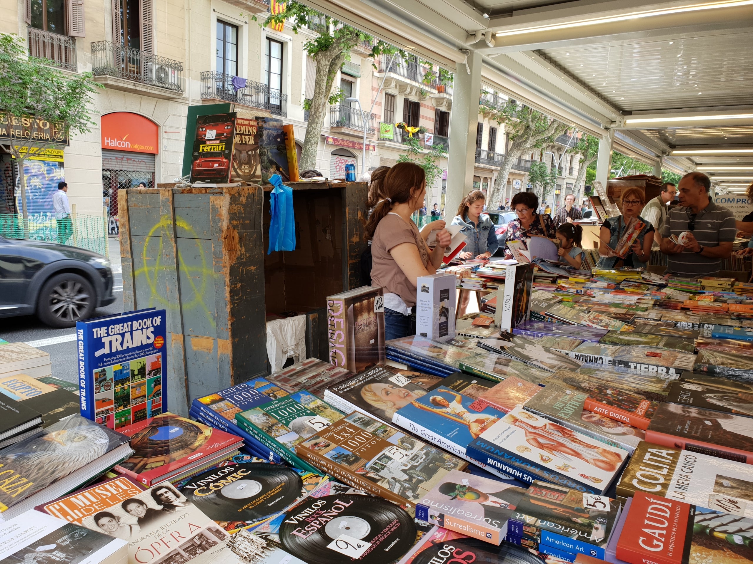 Parades del mercat dominical del llibre vell, del mercat de Sant Antoni / Ajuntament de Barcelona