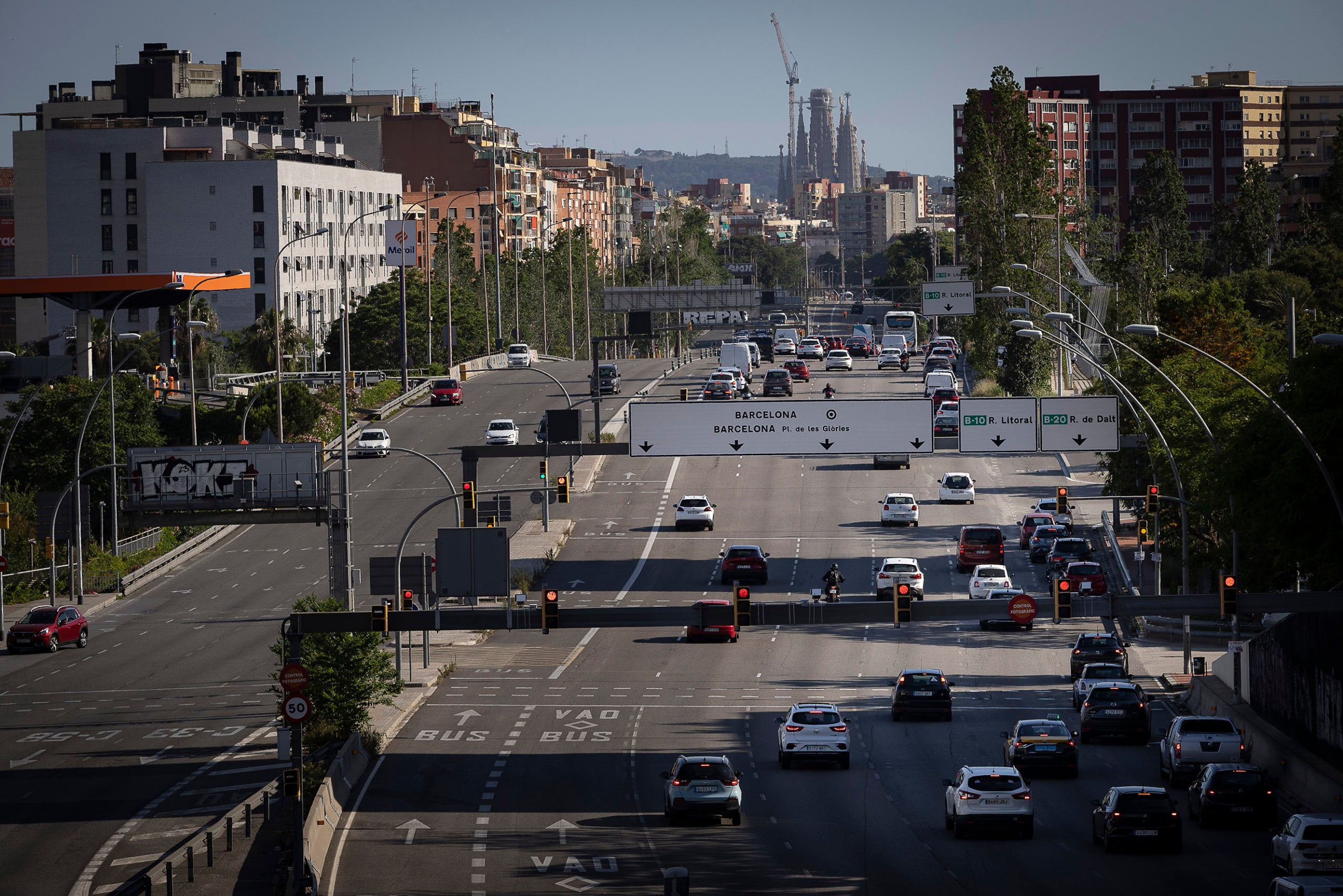 Entrada Nord de Barcelona. Avinguda Meridiana a l’alçada del Pont de Sarajevo, que uneix Trinitat Vella (Nou Barris) i Trinitat Nova (Sant Andreu).
03.06.2024, Barcelona
foto: Jordi Play