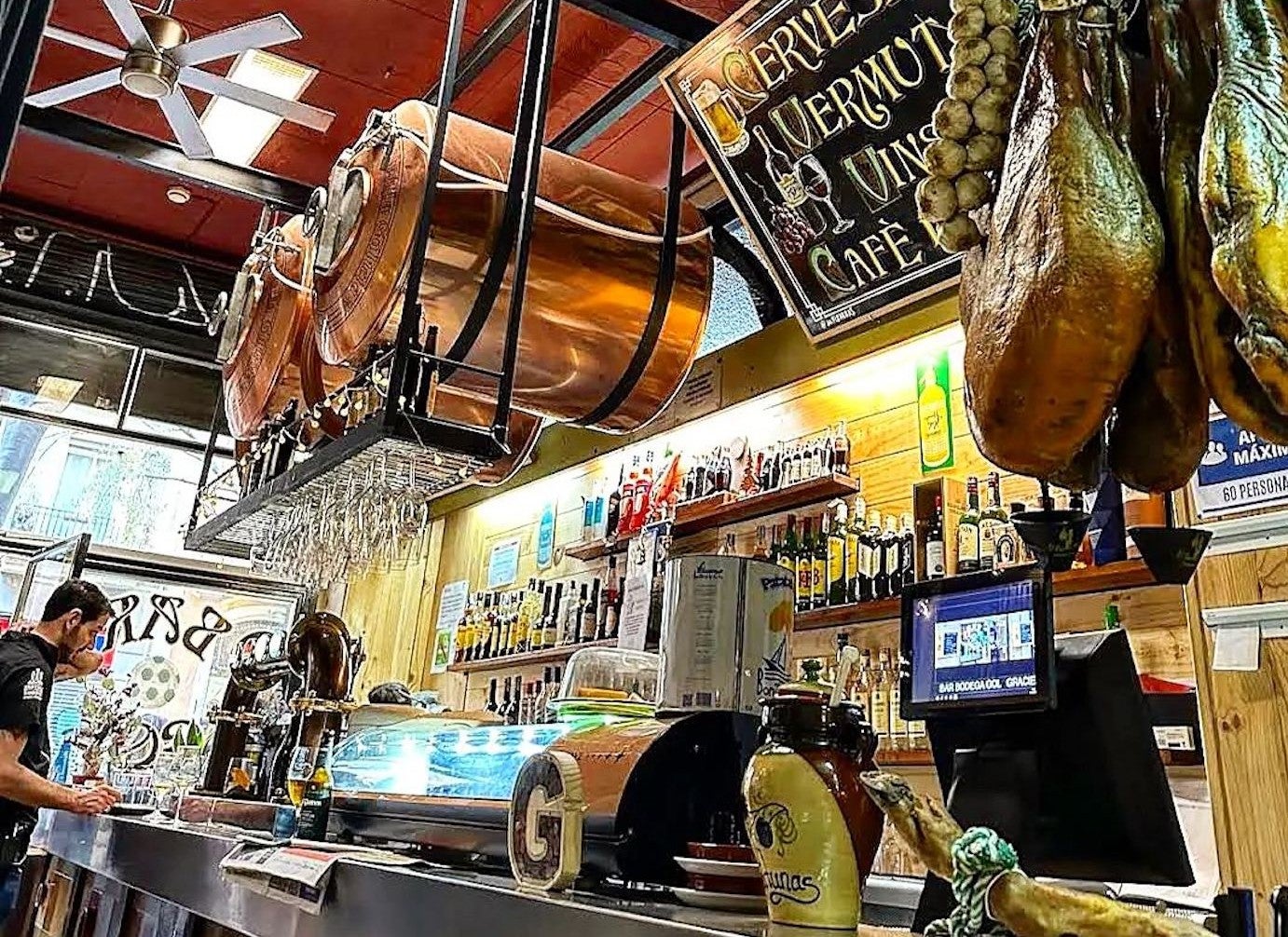 La Bodega Gol, al barri de Sant Antoni, a principis del 2023 / Bodega Gol