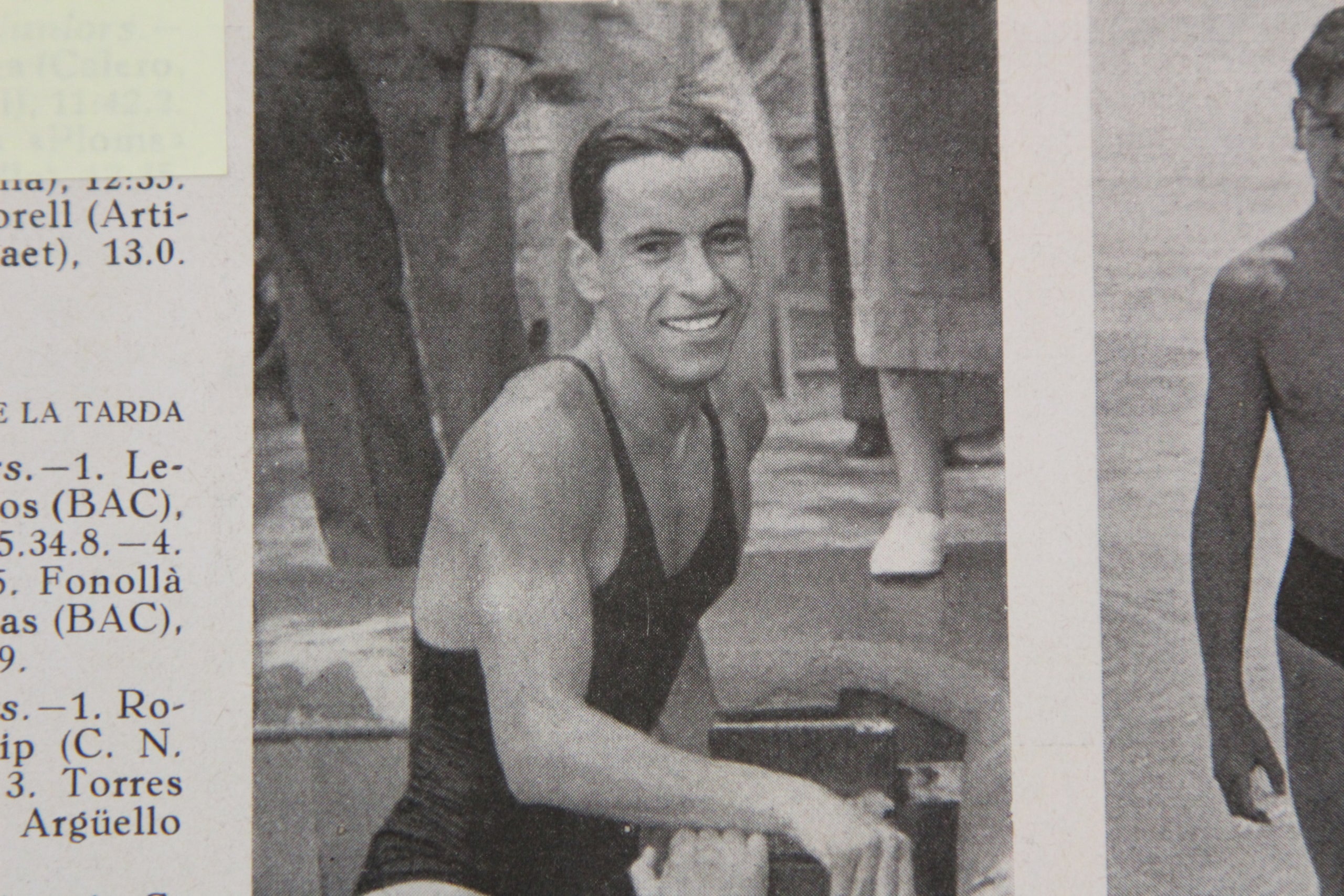 Carles Bonacasa Aliaga fotografiat després de convertir-se en campió de Catalunya de 100 metres dors el juny del 1936 / Arxiu del CN Barcelona