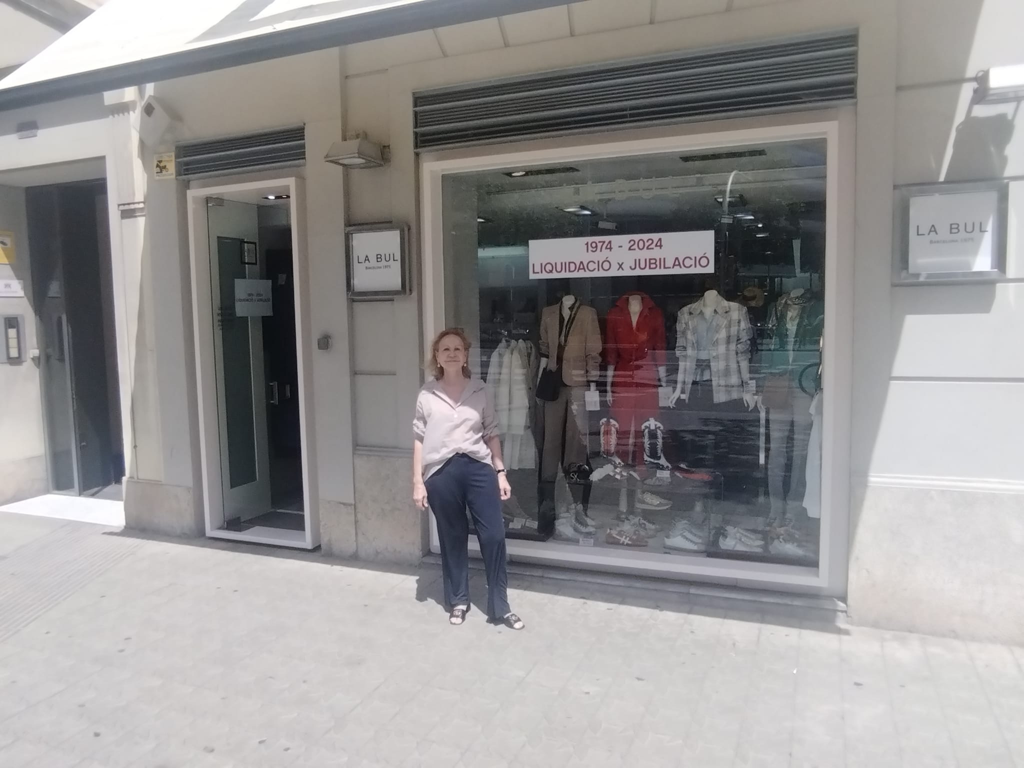 La Marta Canut, davant de la 'boutique' La Bul, a la Diagonal, aquest divendres / Jordi Subirana