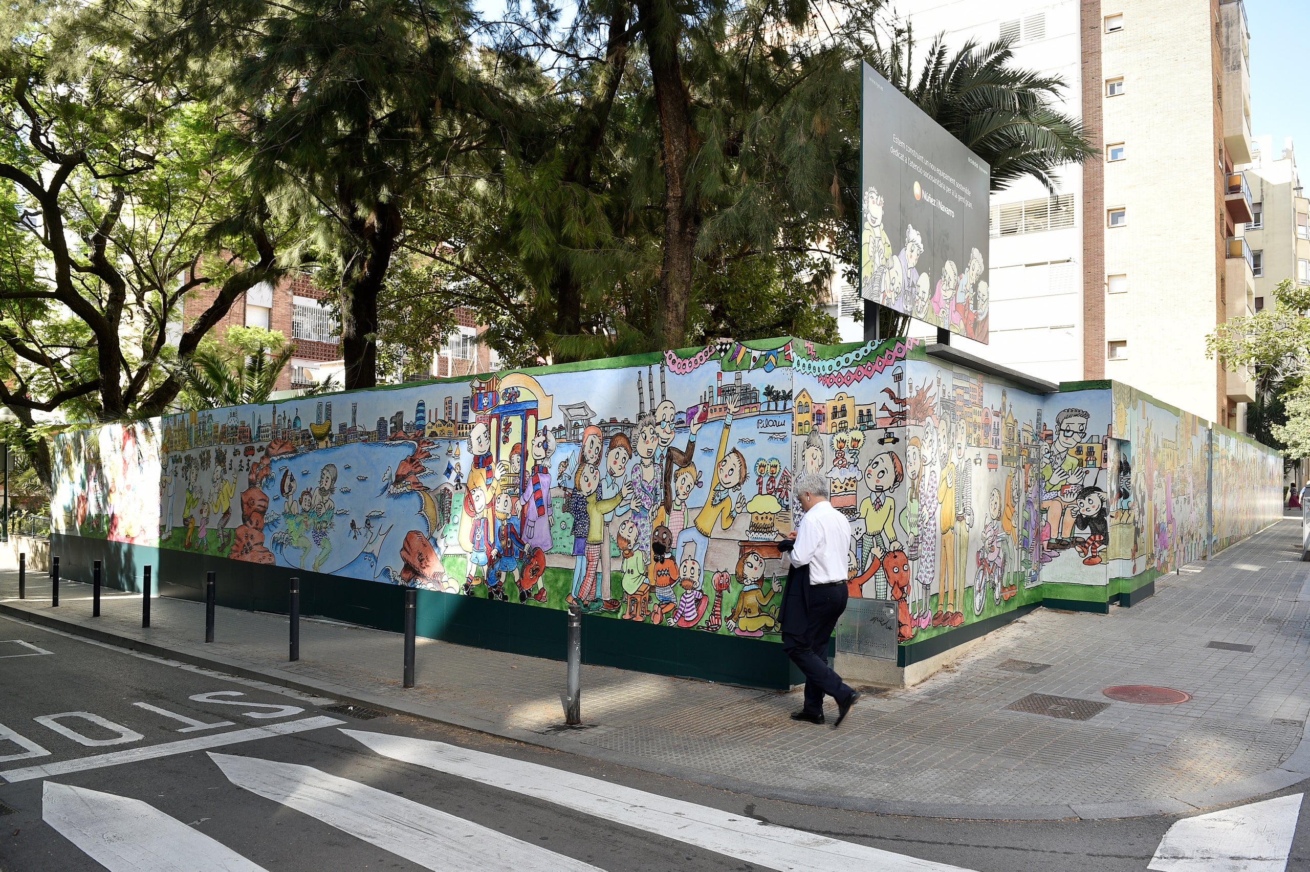 El mural de Pilarín Bayés, al carrer dels Madrazo de Barcelona / Núñez i Navarro