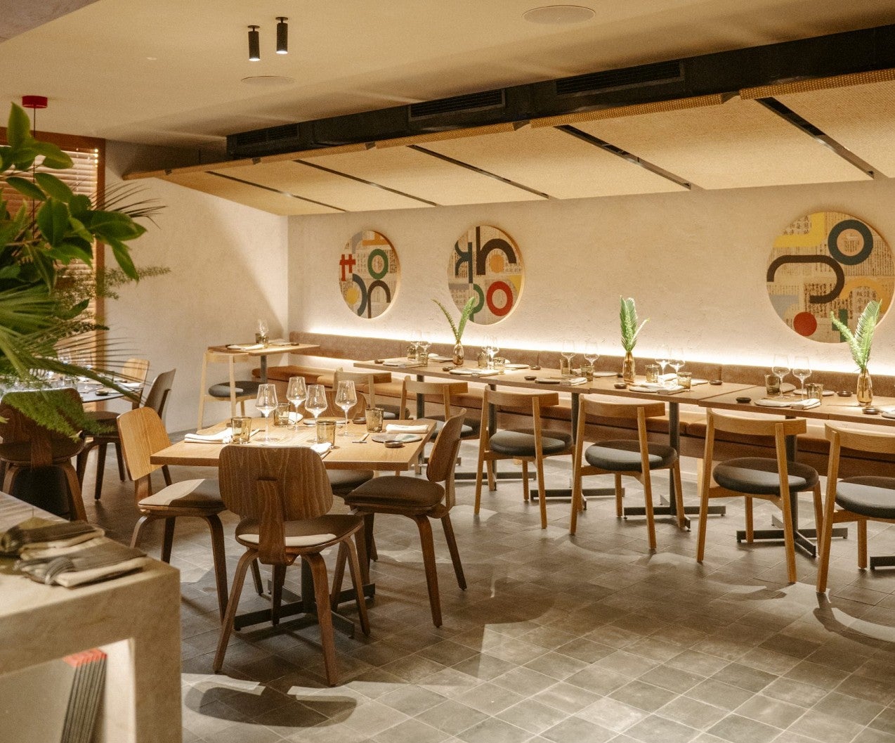Interior del restaurant japonès del Grupo Nomo, a l'antiga marisqueria Casa Darío / Grupo Nomo 