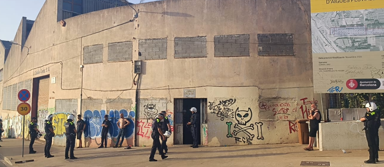 Imatge de la nau industrial de Sant Martí on s'ha produït la 'rave' / Ajuntament de Barcelona