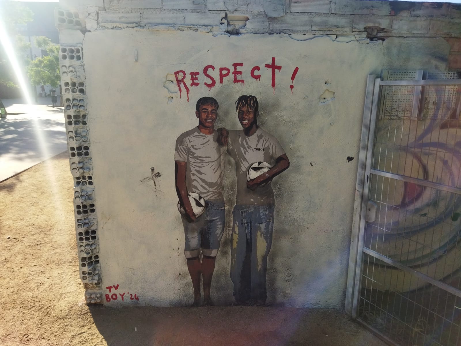 TVBoy ha fet un mural de Lamine Yamal i Nico Williams a Barcelona / Jordi Subirana
