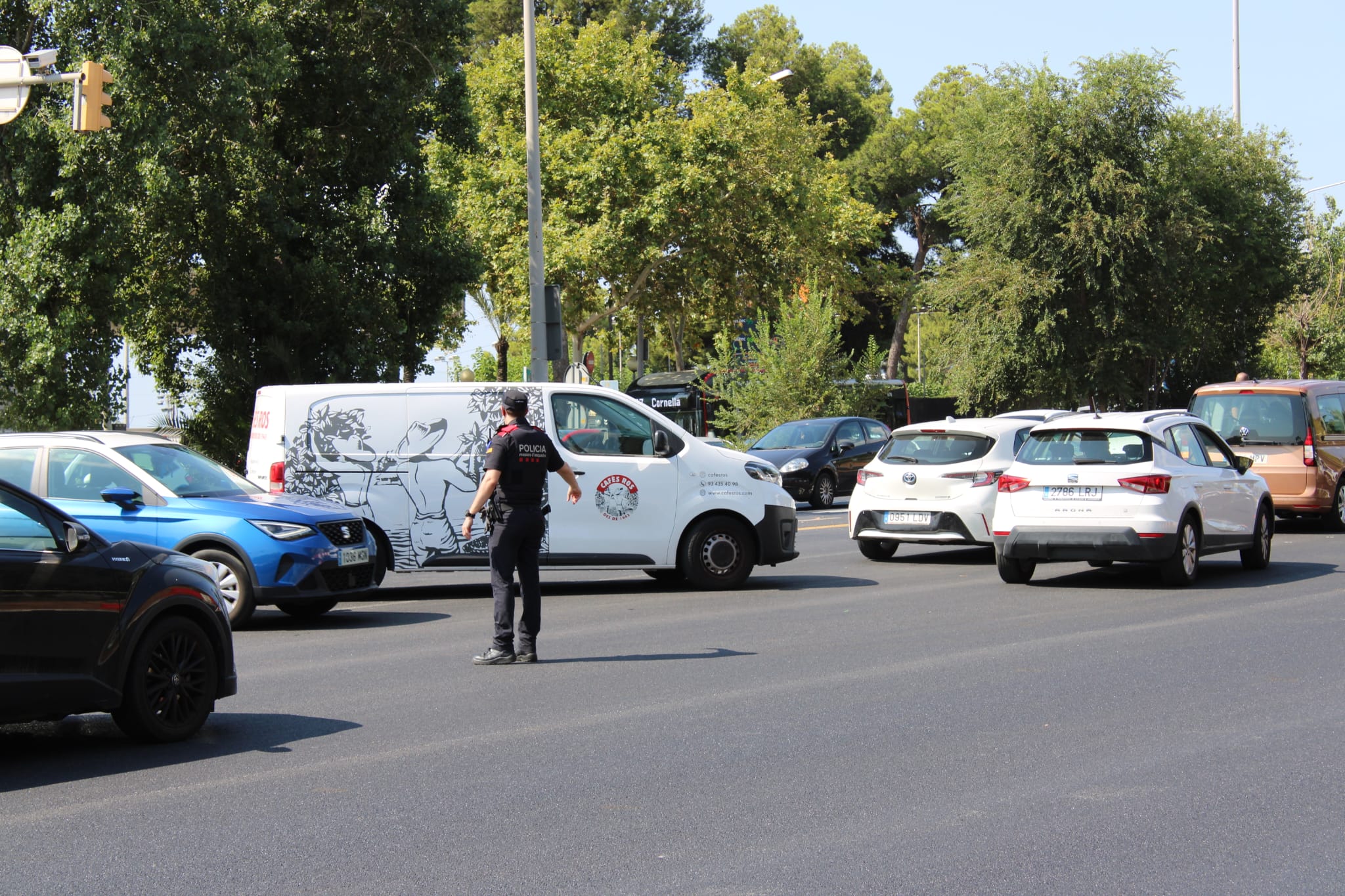 Controls dels Mossos d'Esquadra a l'avinguda Diagonal aquest dijous al migdia /
Jose Díaz