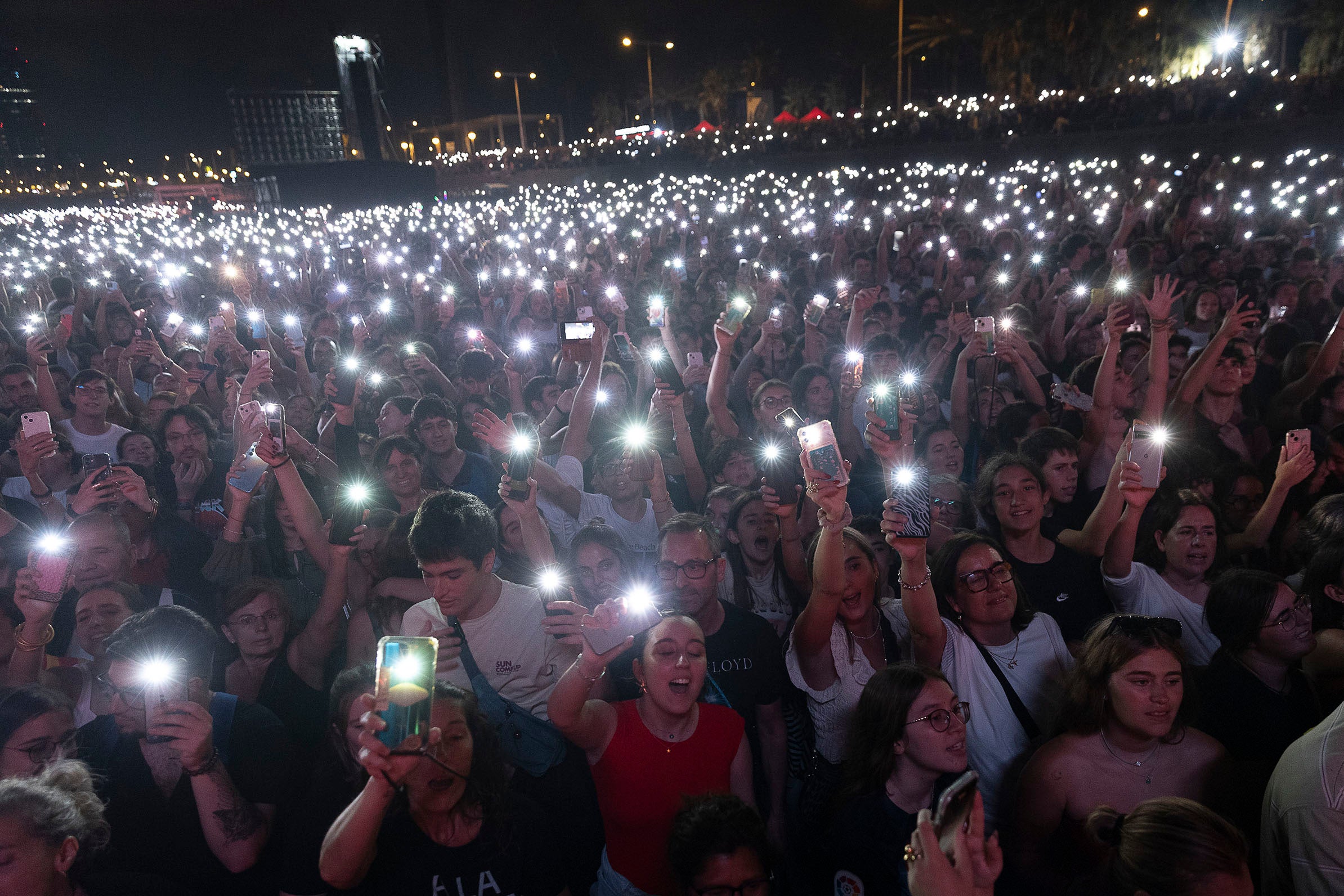 Concert d'Oques Grasses a la platja del Bogatell per la Mercè 2024 / Jordi Play