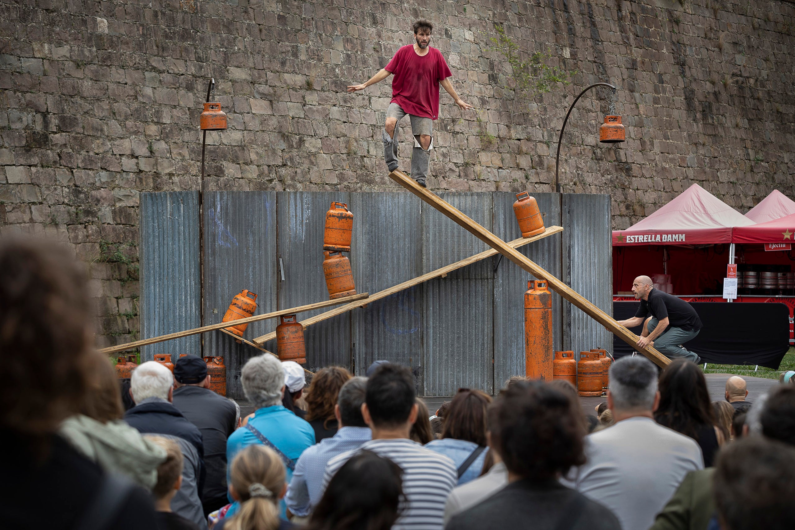 Espectacle familiar 'Extrêmités' al Castell de Montjuïc / Jordi Play