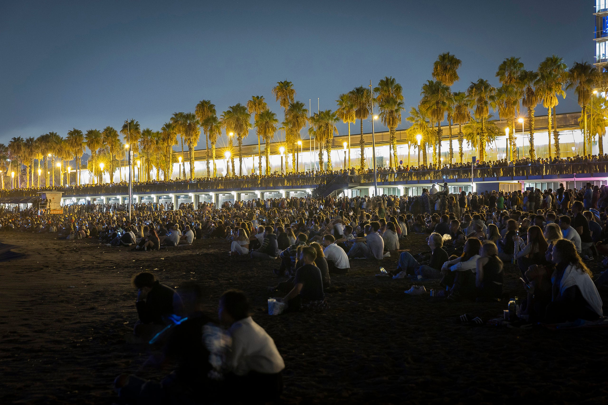 Espectacle de drons a la platja de la Barceloneta / Jordi Play
