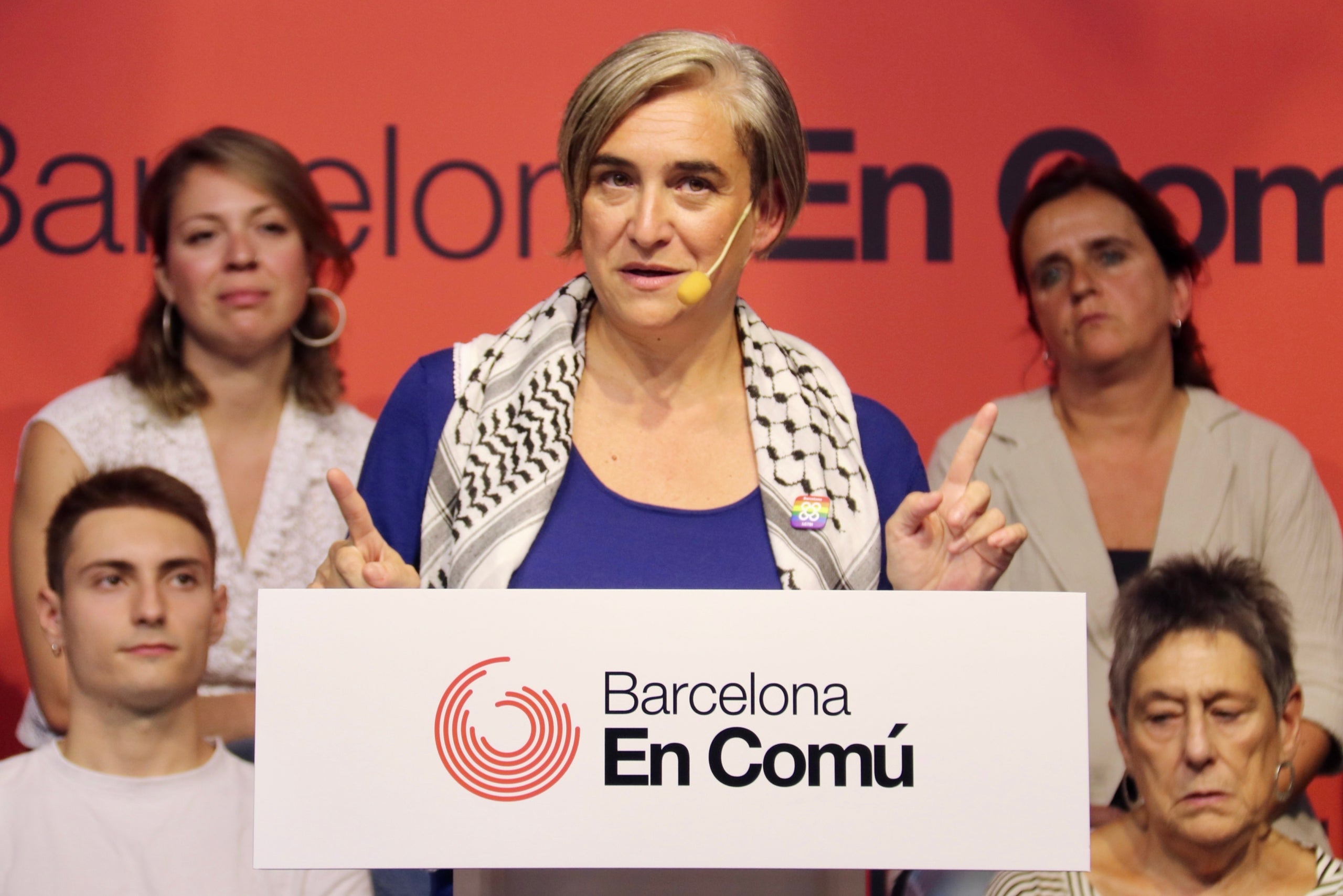 L'exalcaldessa de Barcelona Ada Colau es dirigeix als assistents de la festa del 10è aniversari de Barcelona en Comú a la Nau Bostik
| Albert Segura (ACN)