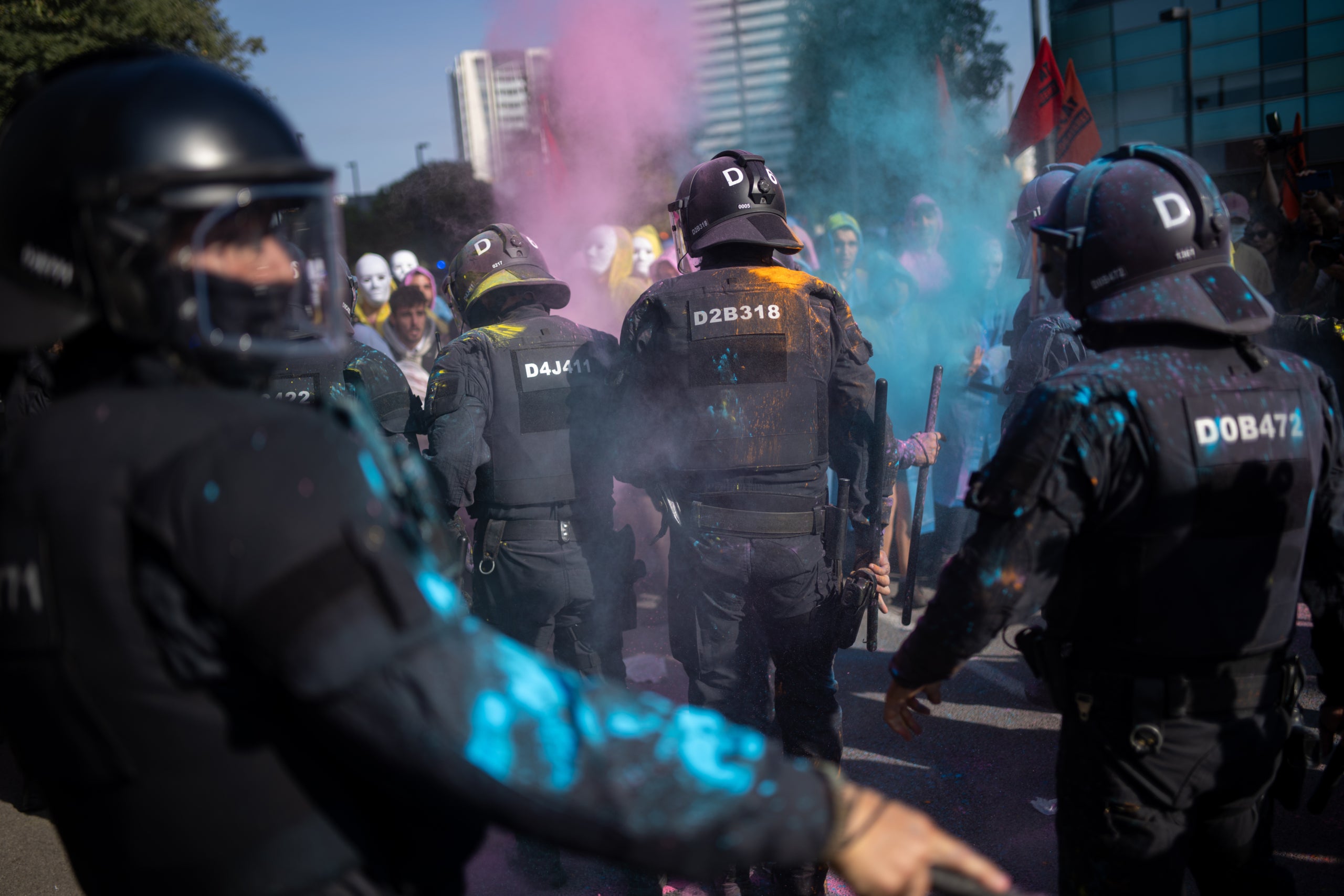 Enfrontament entre els Mossos d'Esquadra i els manifestants contraris al congrés immobiliari The District / Lorena Sopena (Europa Press)