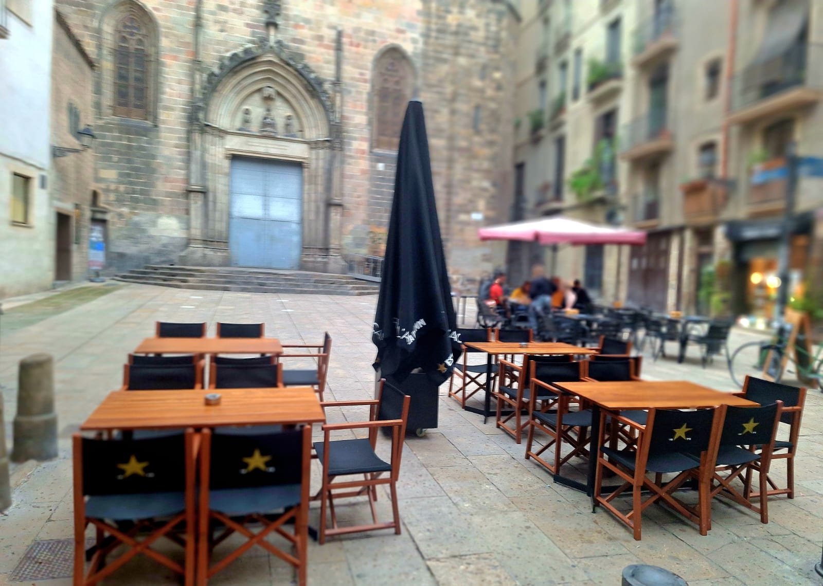 La plaça de Sant Just, al Gòtic, amb la terrassa del Cafè de l'Acadèmia / Cedida-Alberto Mejías