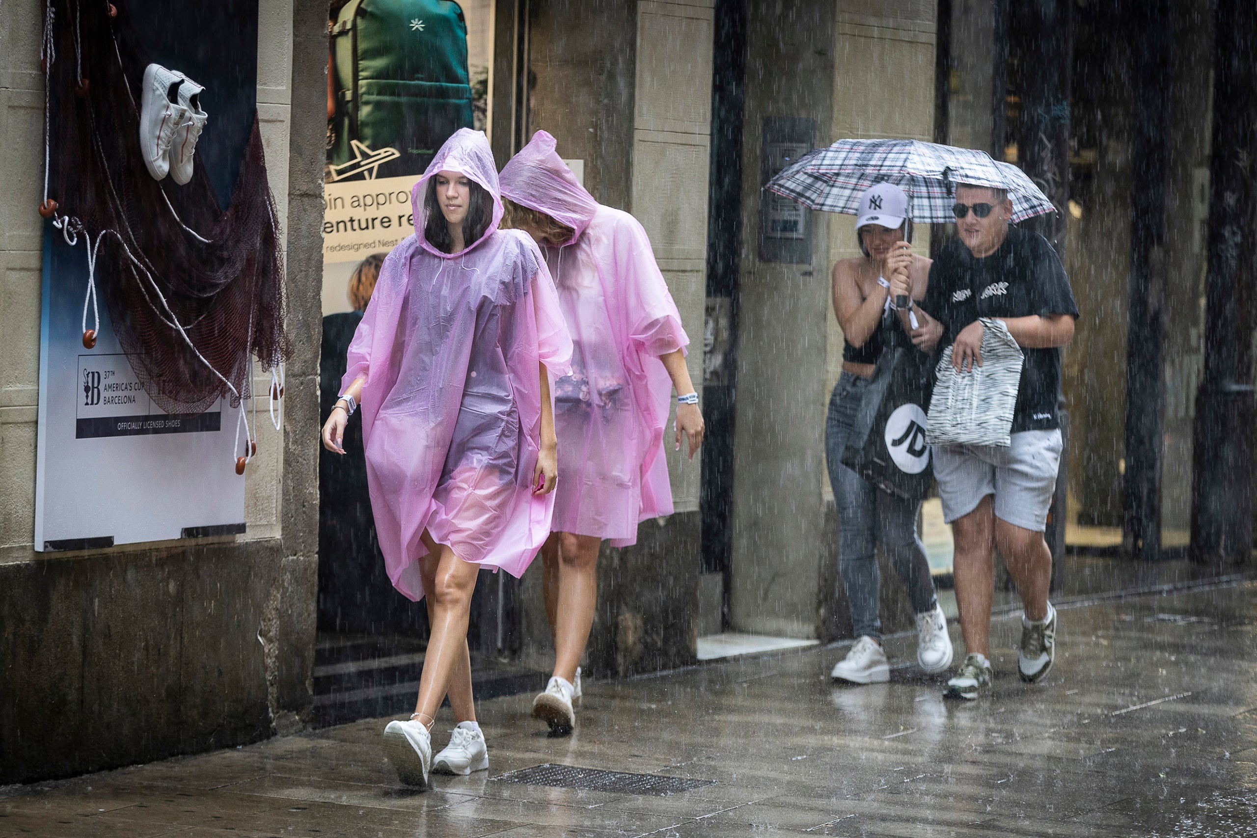 Pluja al centre de Barcelona.
18.09.2024, Barcelona
foto: Jordi Play