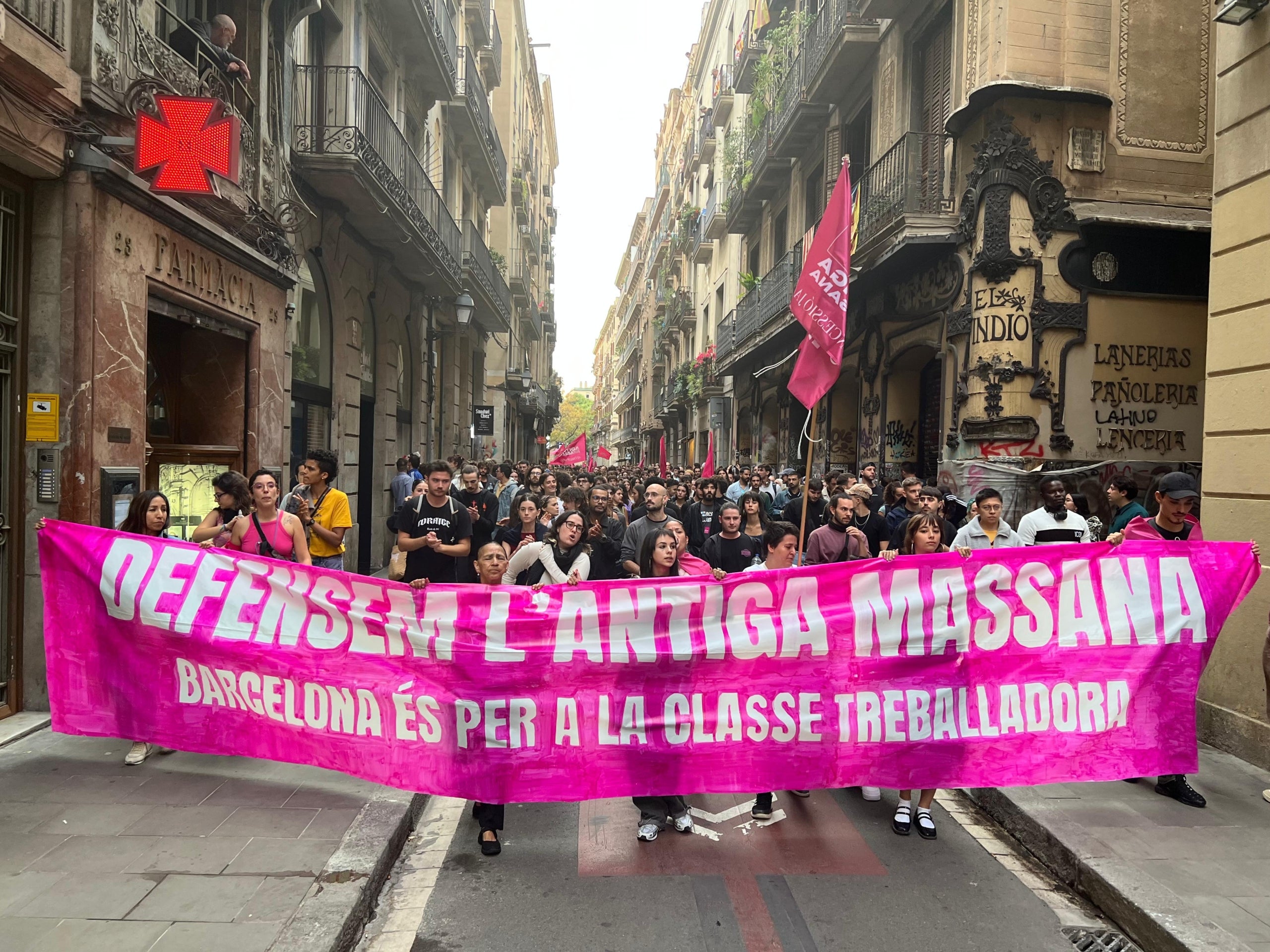 Capçalera de la manifestació en defensa de l'antiga Massana / ACN