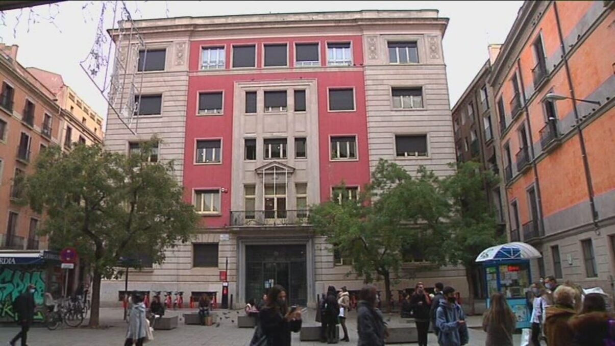 L'edifici de la plaça Carles Pi i Sunyer que es convertirà en el nou CAP del Gòtic / Ajuntament de Barcelona 