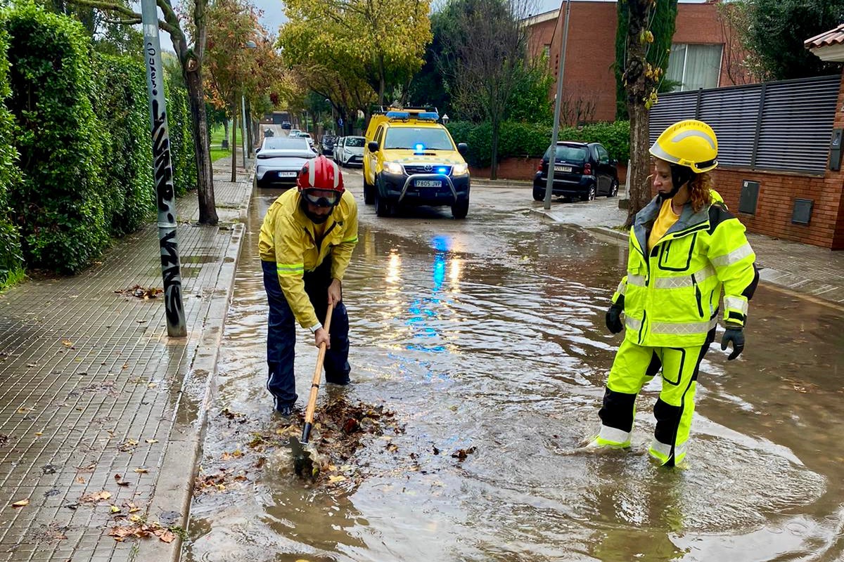 Serveis d'emergències treballant durant l'episodi de pluges / ACN