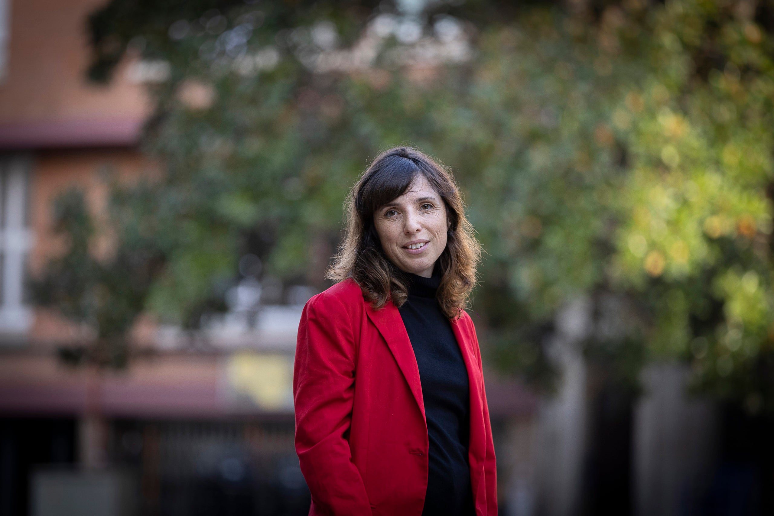 Alba Gómez Gabriel, escriptora, a la plaça del Sol del barri de Gràcia. Publica 'Jo soc l'última plaça'.
16.10..2024, Barcelona
foto: Jordi Play