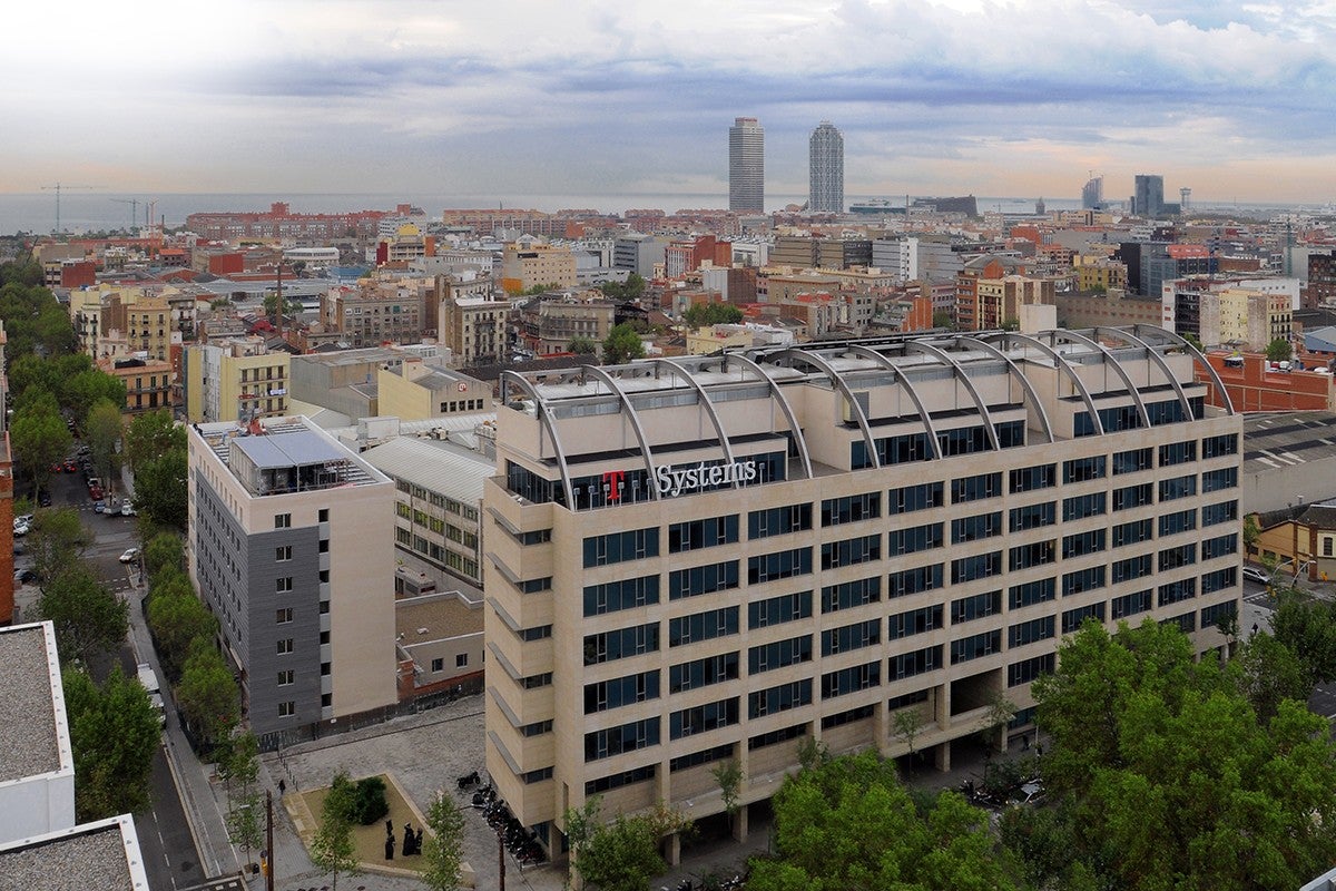 L'antiga seu de T-Systems, al districte del 22@, es convertirà en un hospital / Grupo Castellví