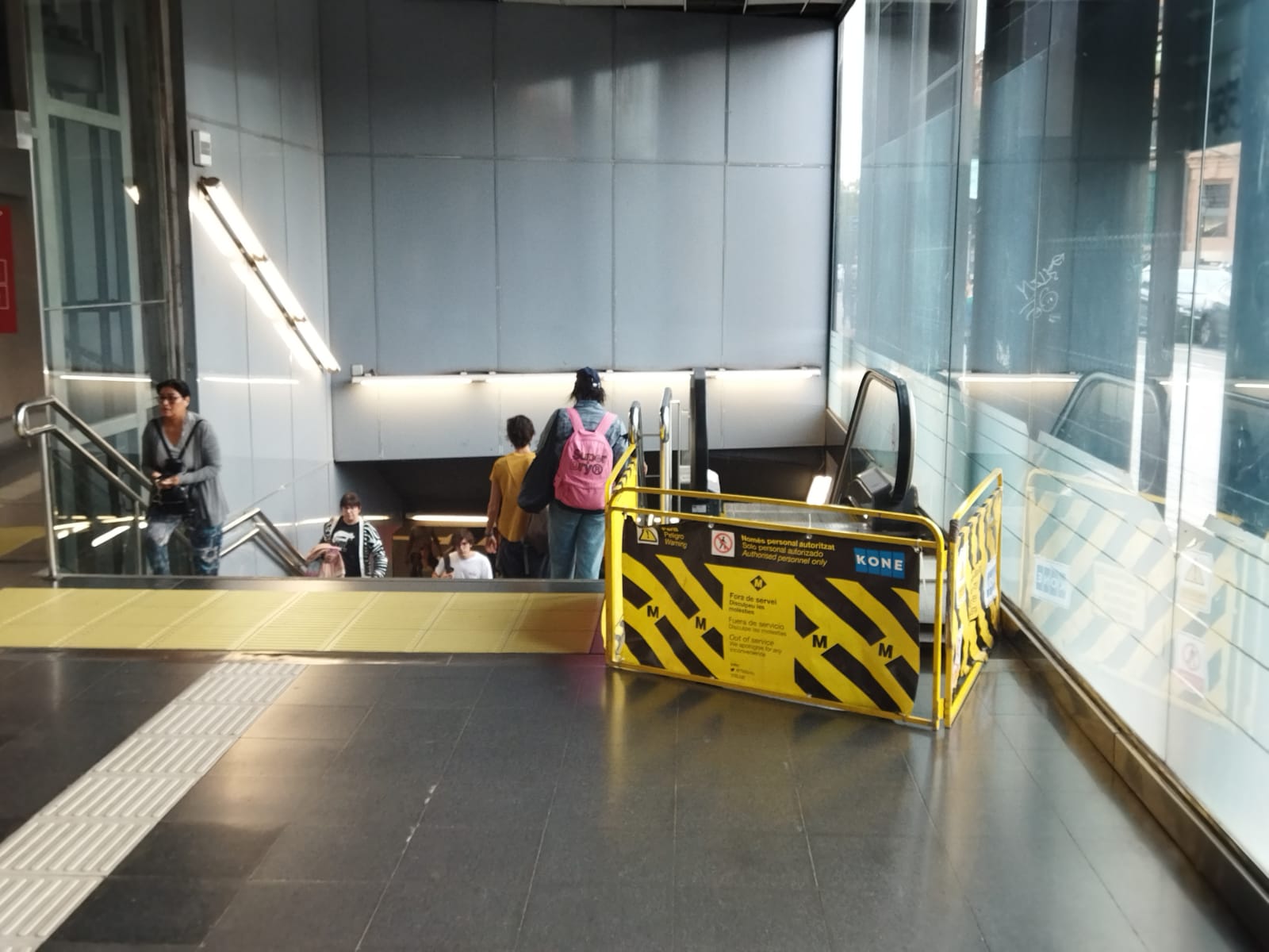 Les escales entre el vestíbul i l'avinguda de Vilanova d'accés a l'estació de Rodalies i metro d'Arc de Triomf, en reparació, el dimecres 2 d'octubre / Jordi Subirana 
