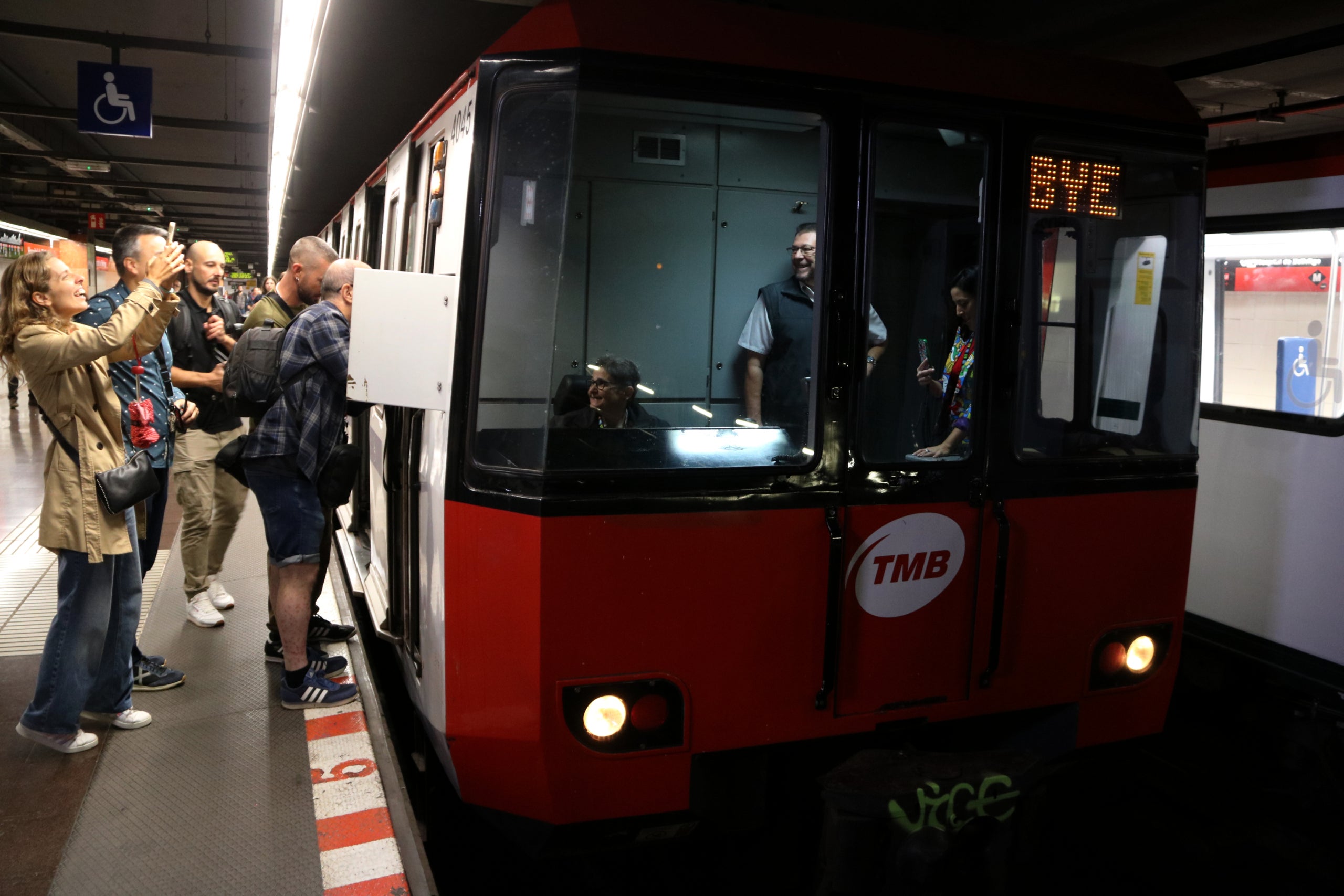 L'últim metro amb amiant que circulava per la línia L1 / ACN-Jordi Ballester